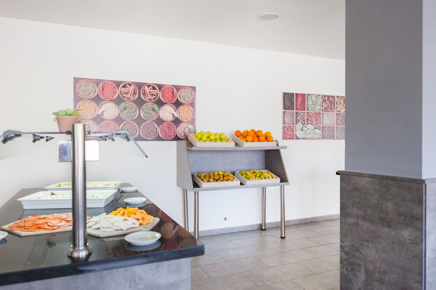 Ohtels-San-Salvador-Restaurant-44