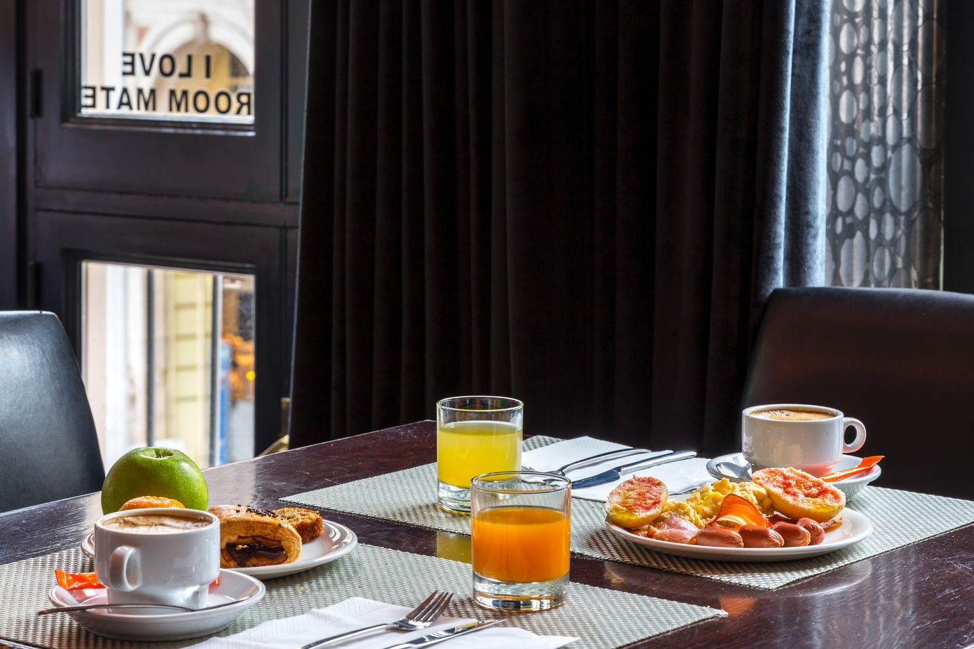 Larios-Malaga-Restaurant-56