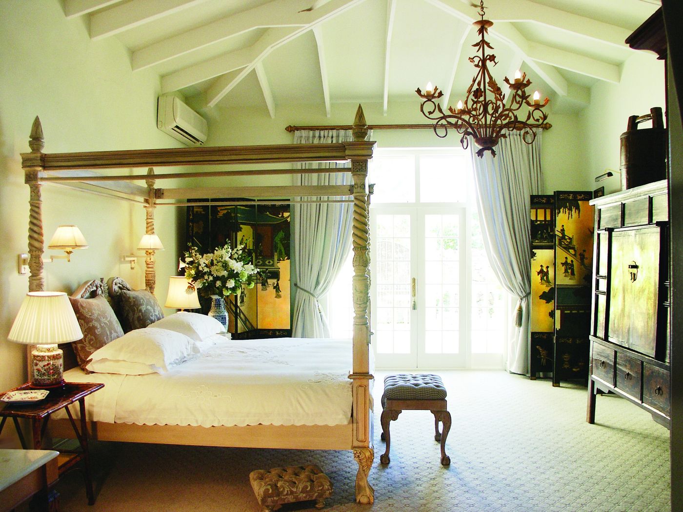 Colona-Castle-Room-17