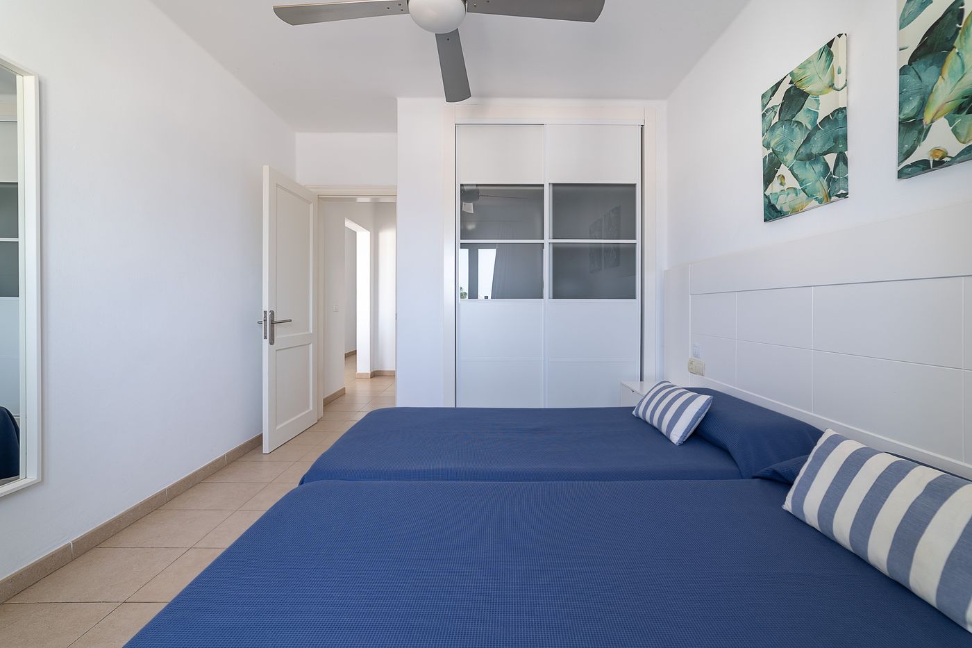 Elena-Apartamentos-Room-18