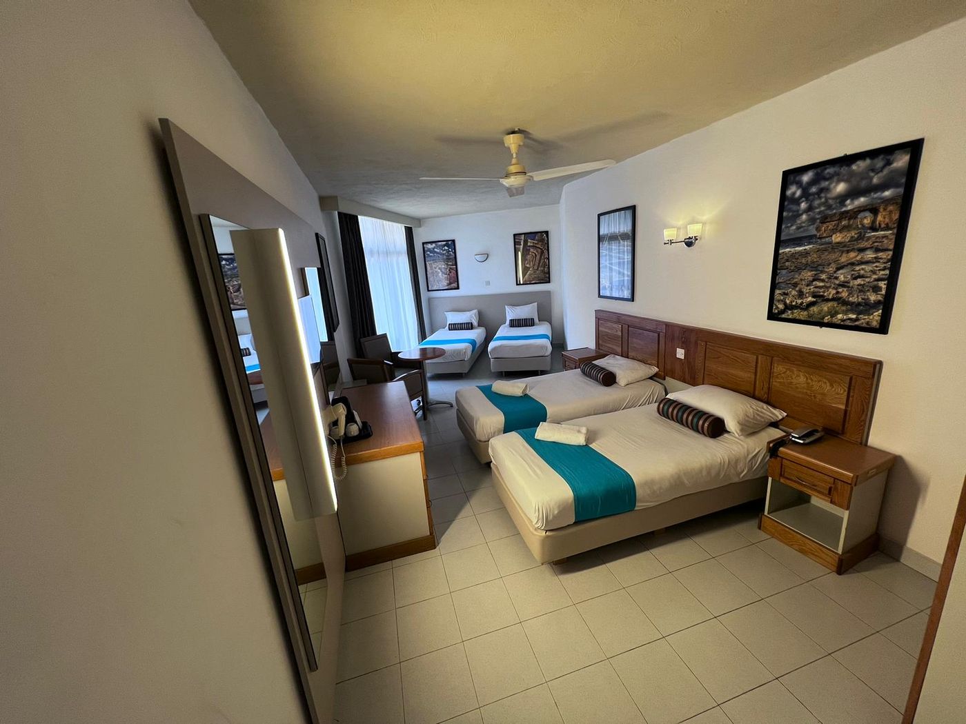 Canifor-Hotel-Room-7