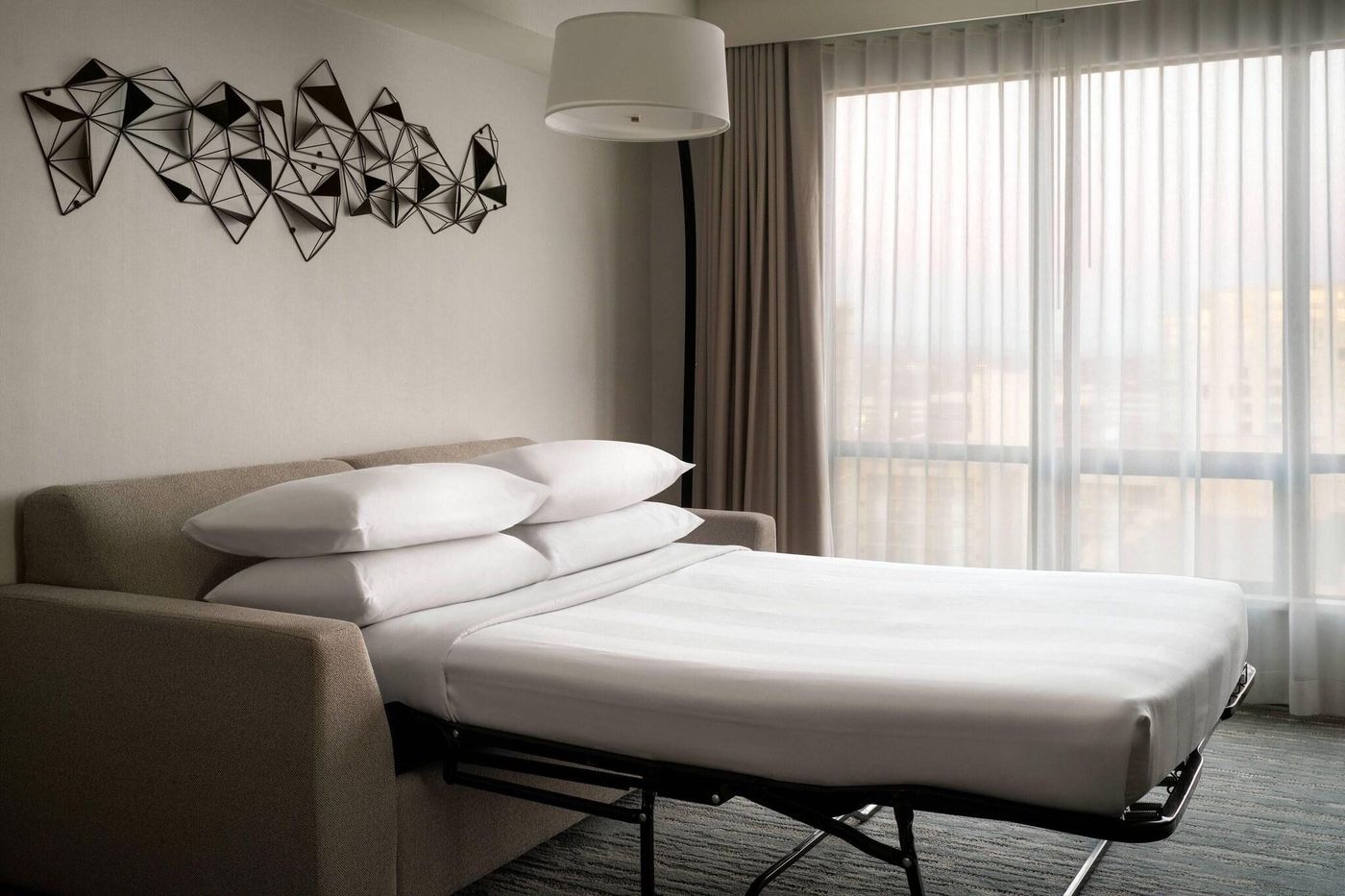 Vancouver-Airport-Marriott-Hotel-Room-25