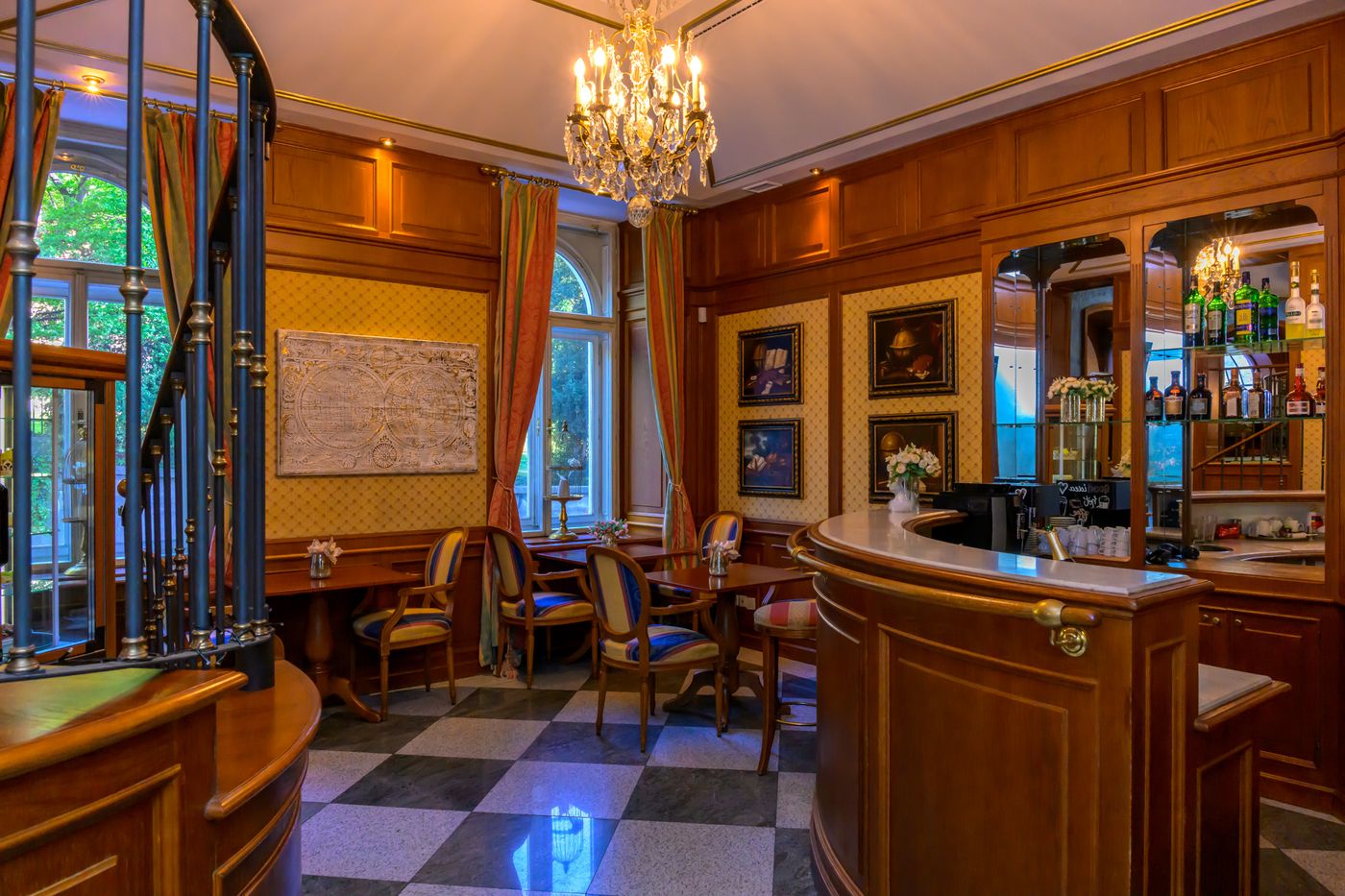 Hotel-Kinsky-Fountain-Bar-17