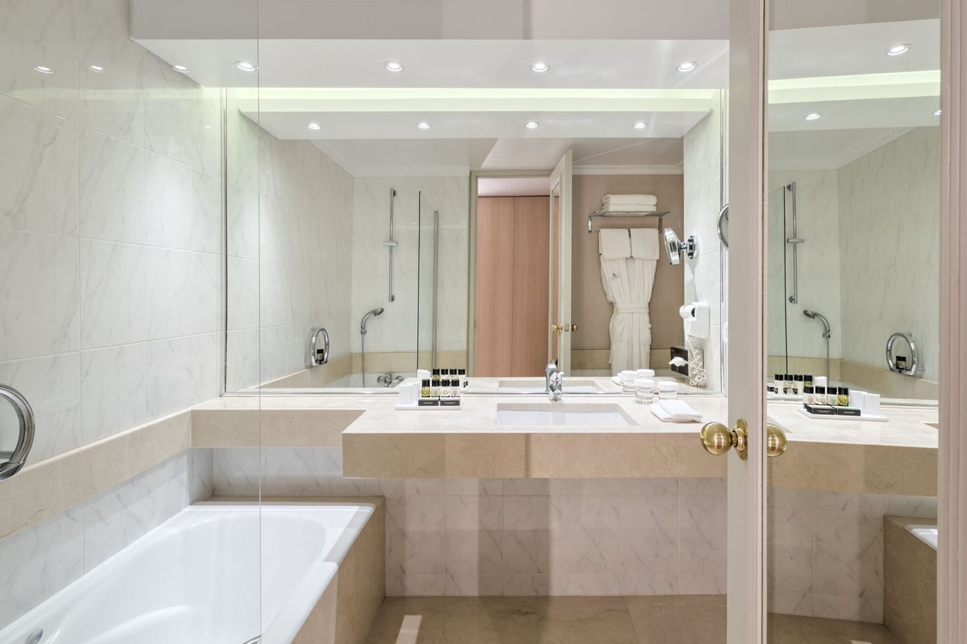 Divani-Caravel-Room-44