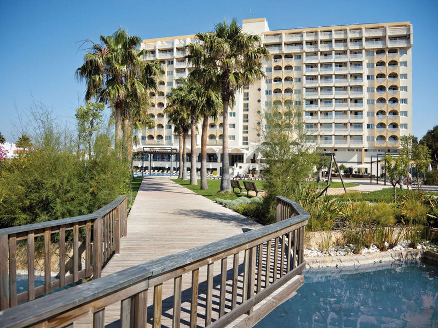 Hotel-Eurotel-Altura-Terrace-3