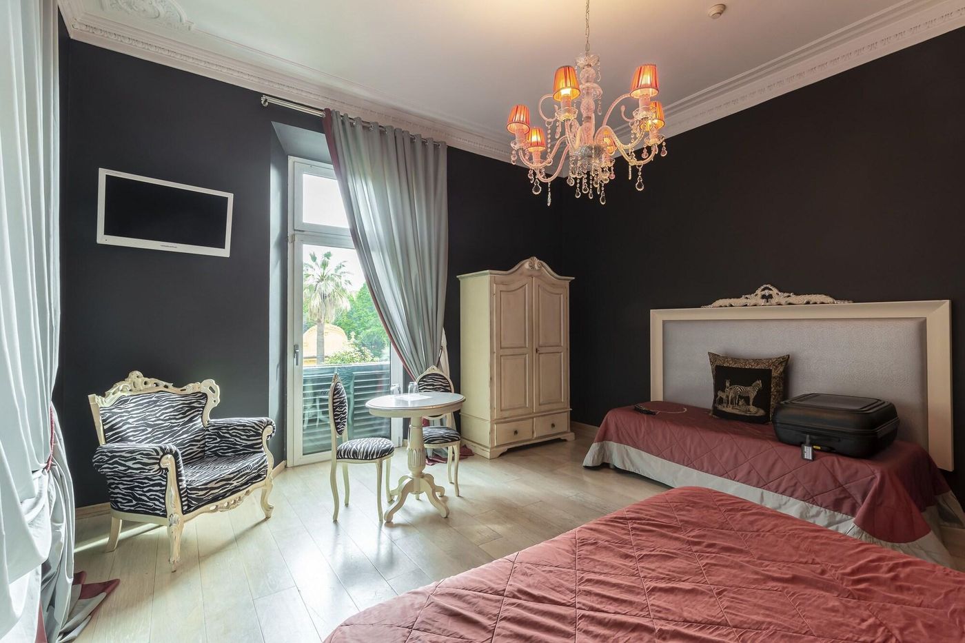 Columbia-Charming-Spa-Room-33