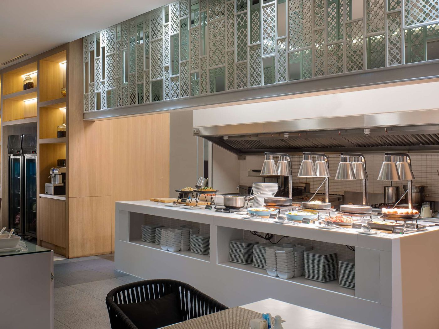 Andaman-Beach-Hotel-Phuket-Handwritten-Collection-Restaurant-43