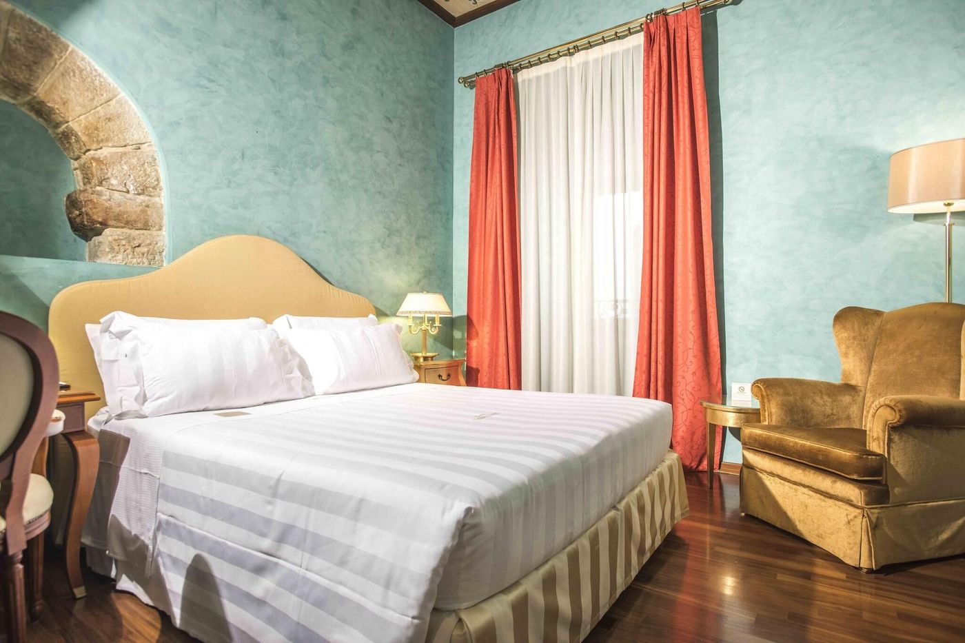 Golden-Tower-Hotel---Spa-Room-57