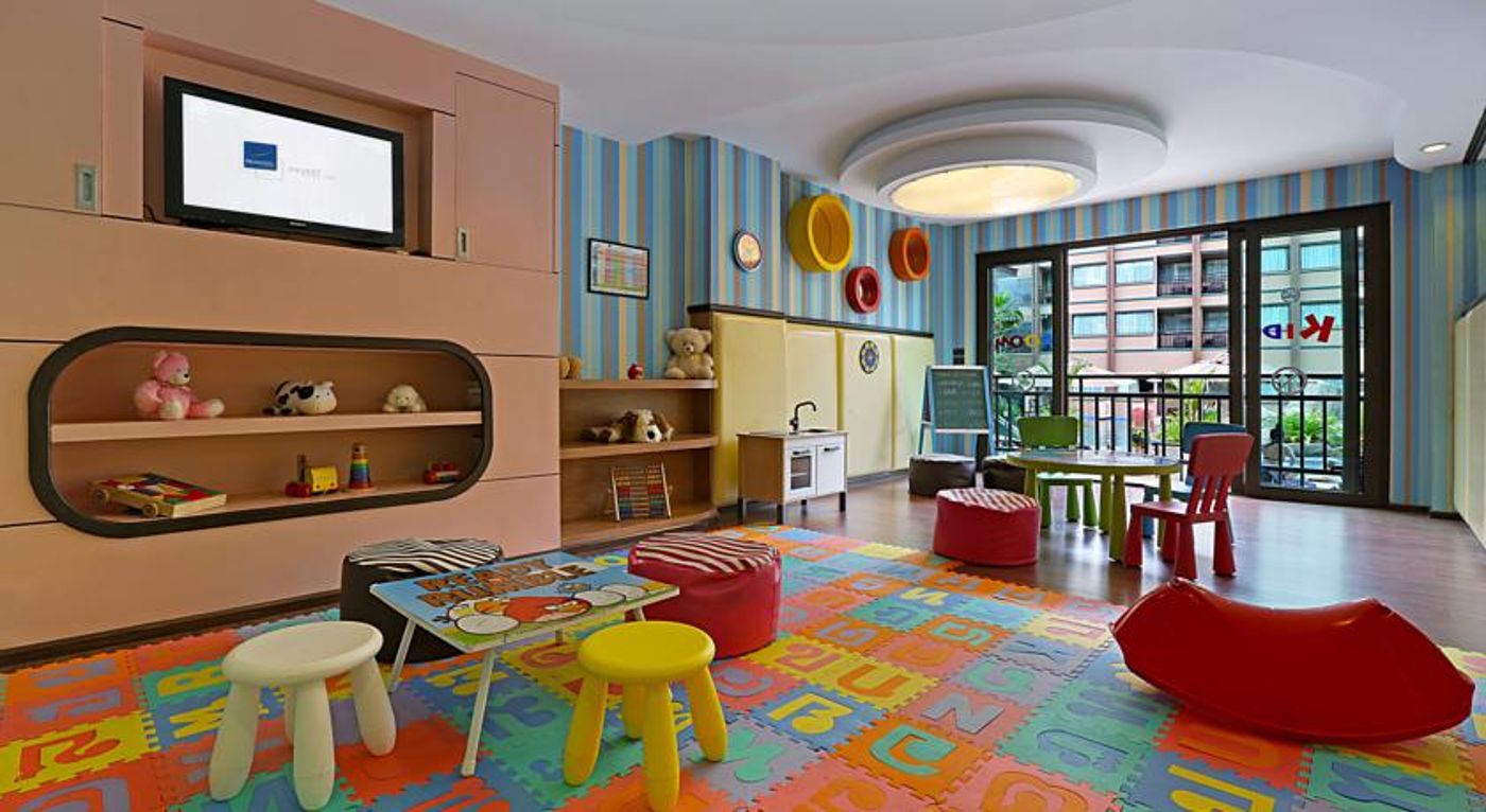 Novotel Phuket Vintage Park