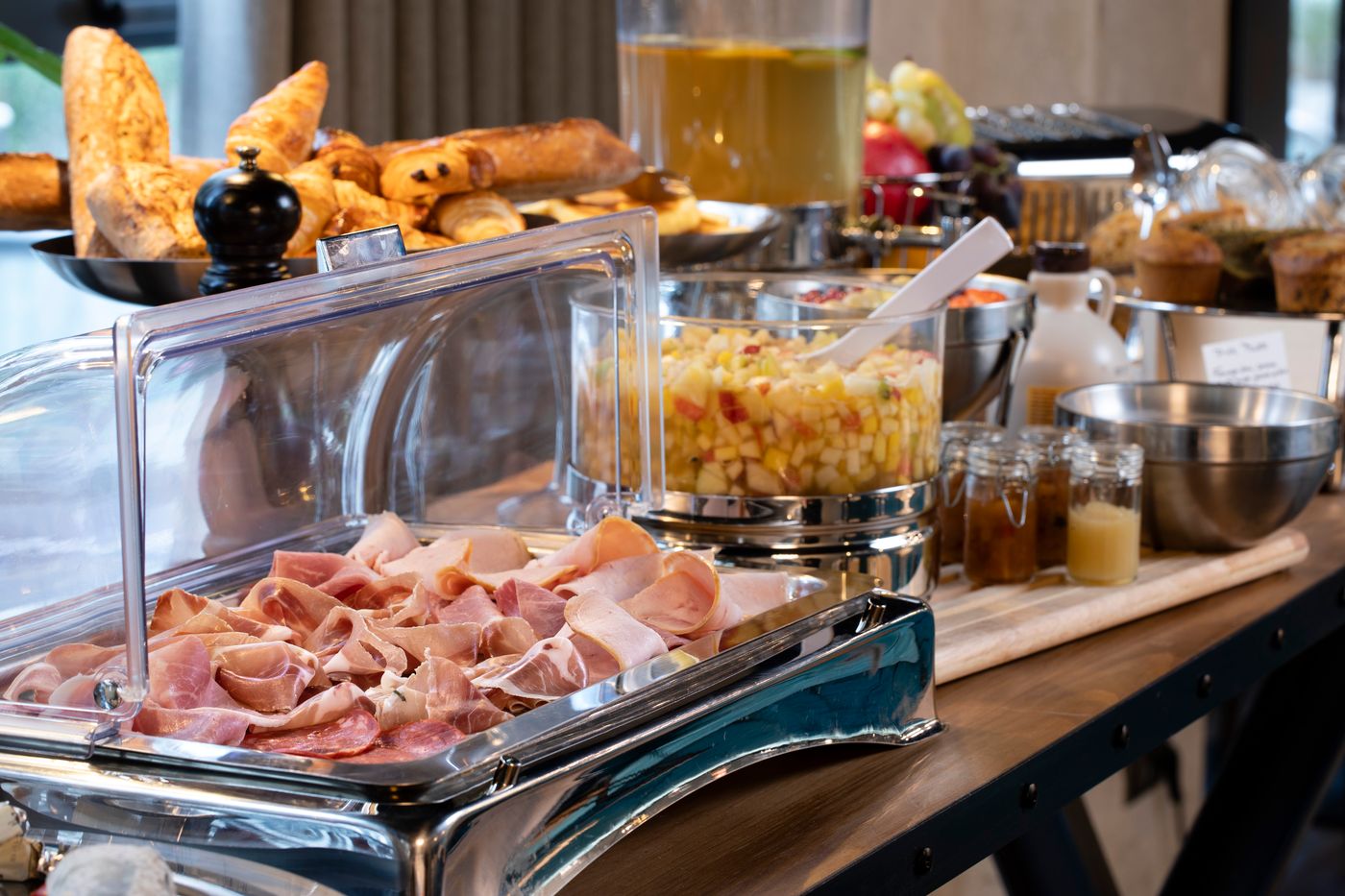 Les-Deux-Girafes-Restaurant-45