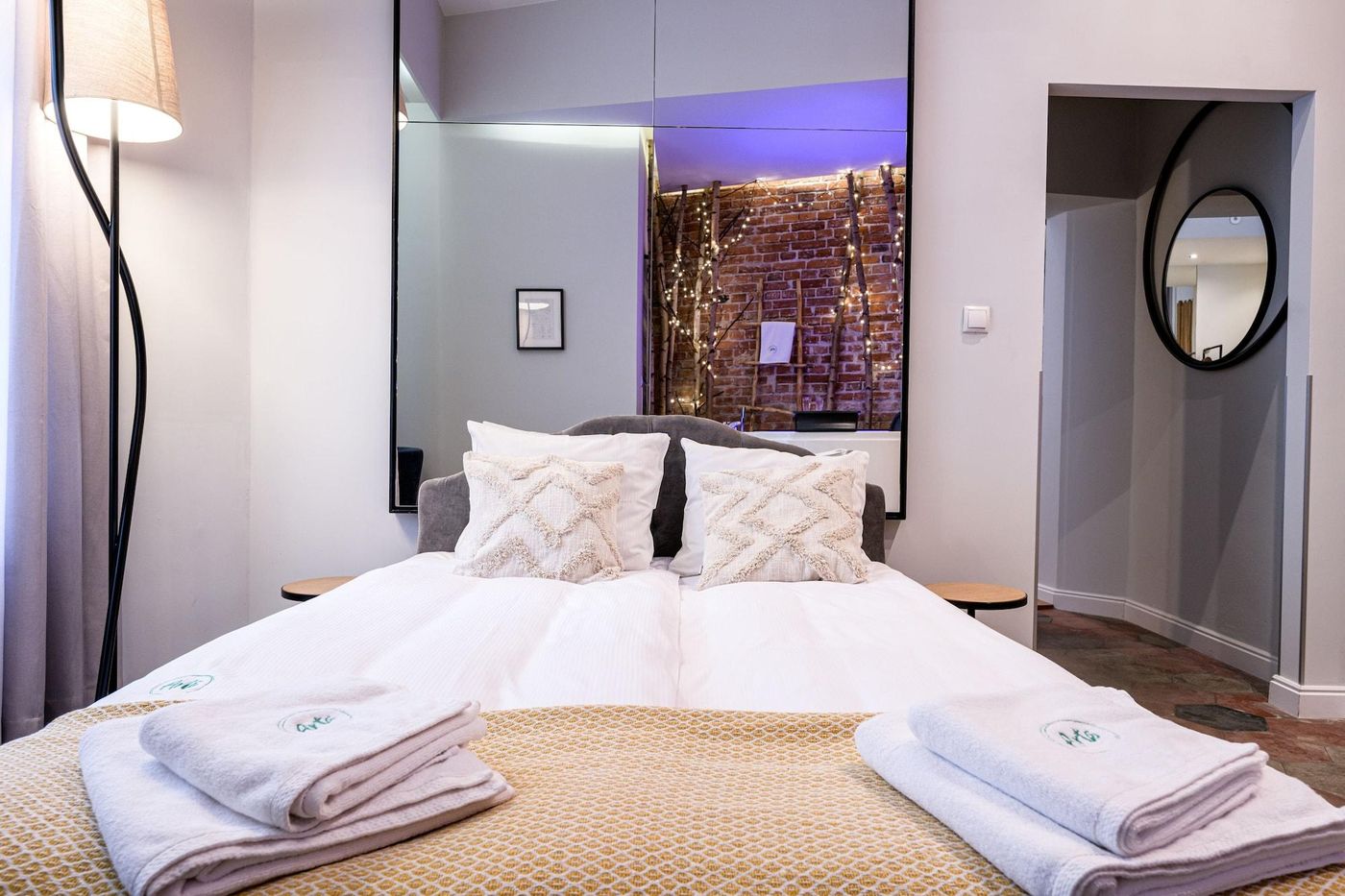 Arts-Apartments-Room-37