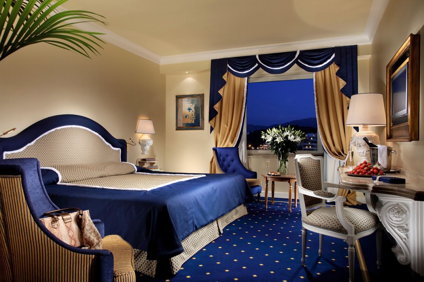 Royal-Olympic-Hotel-Room-5