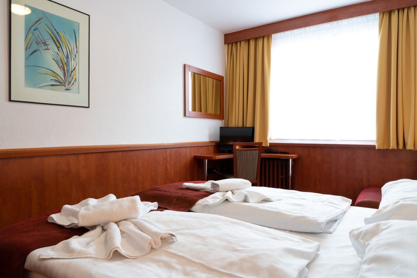 Olympik-Tristar-Room-5