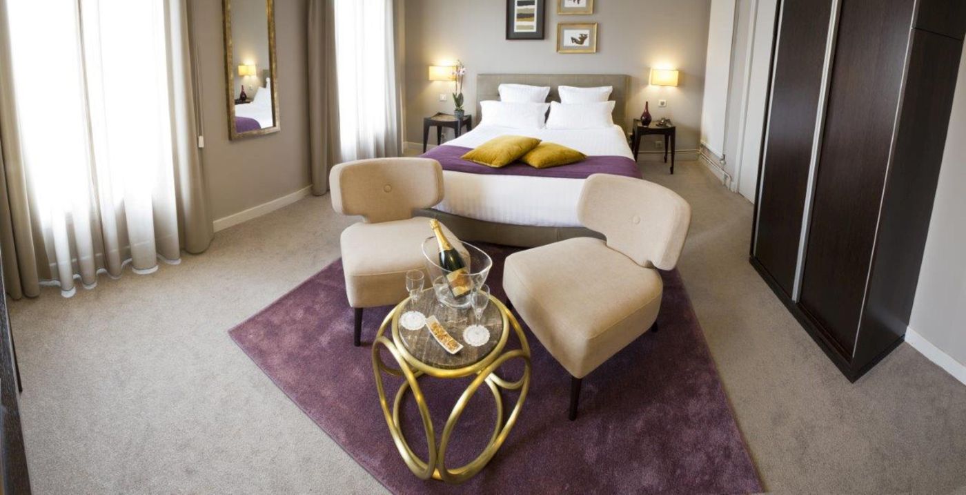 Opera-Frochot-Room-3