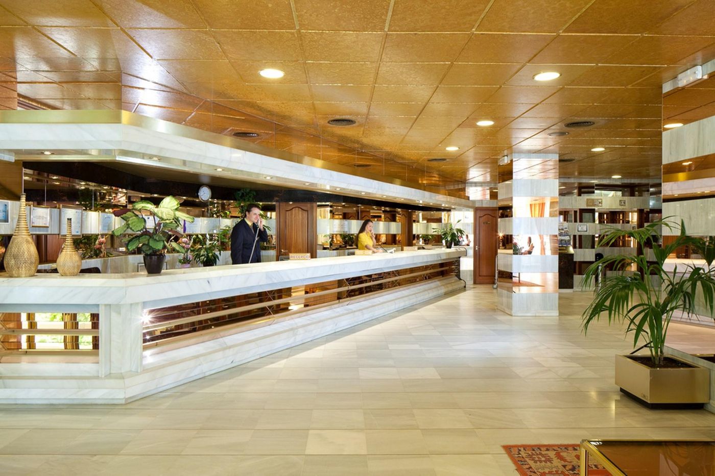 htop-Royal-Sun-Lobby-25