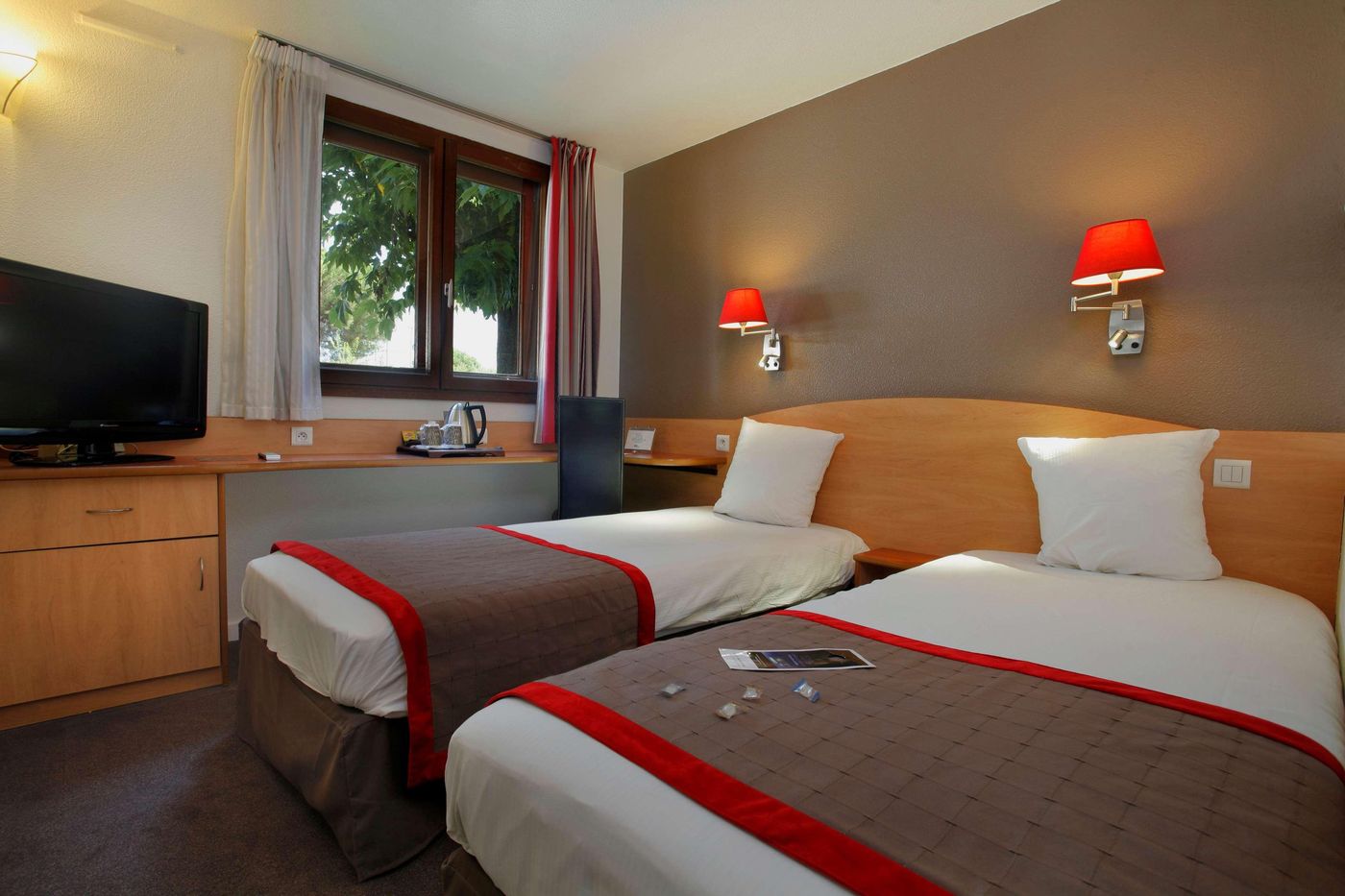 Kyriad Montpellier Méditerranée Aéroport - France - MAUGUIO - Room - 4