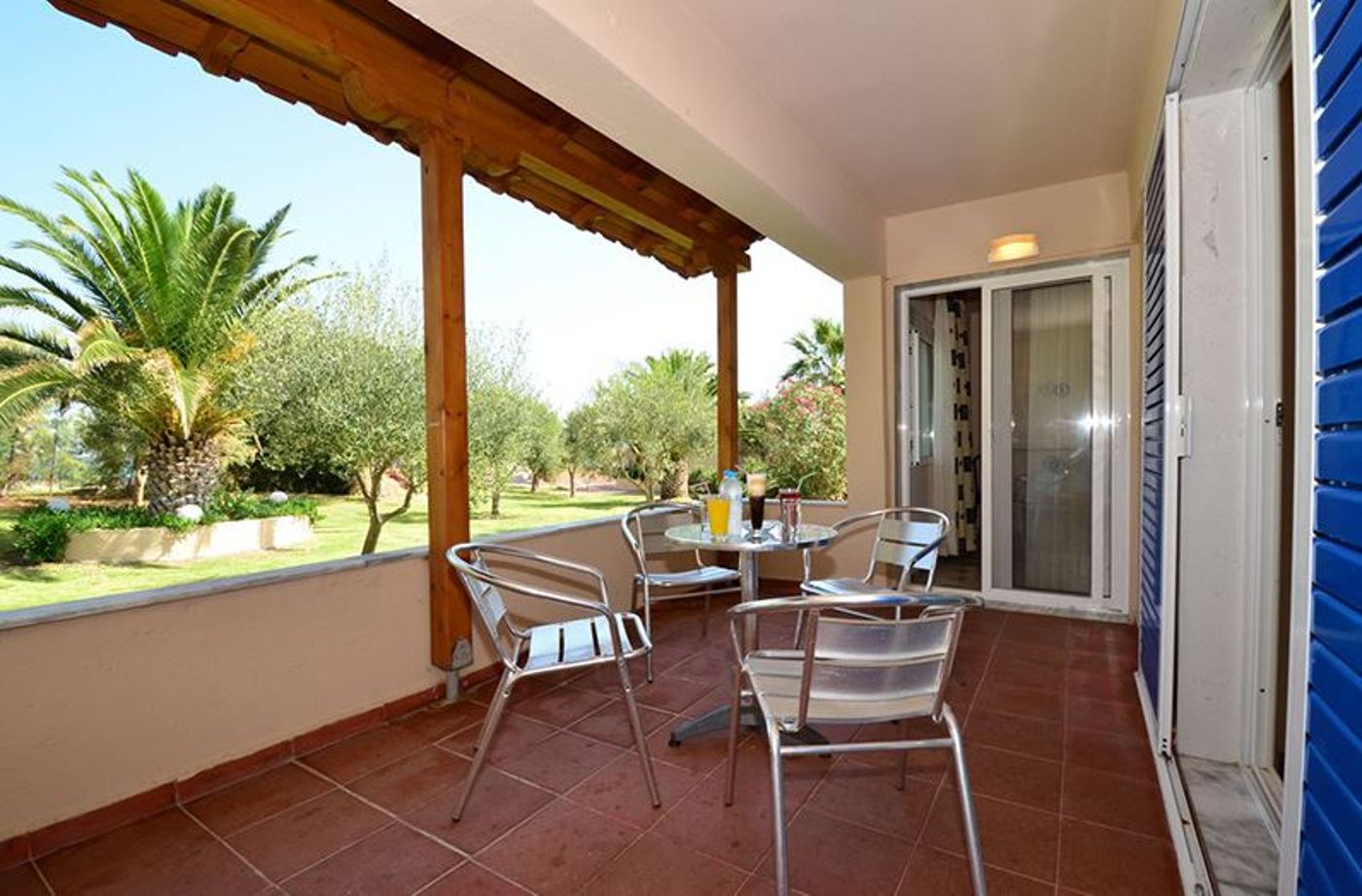 Sousouras Hotel and Bungalows