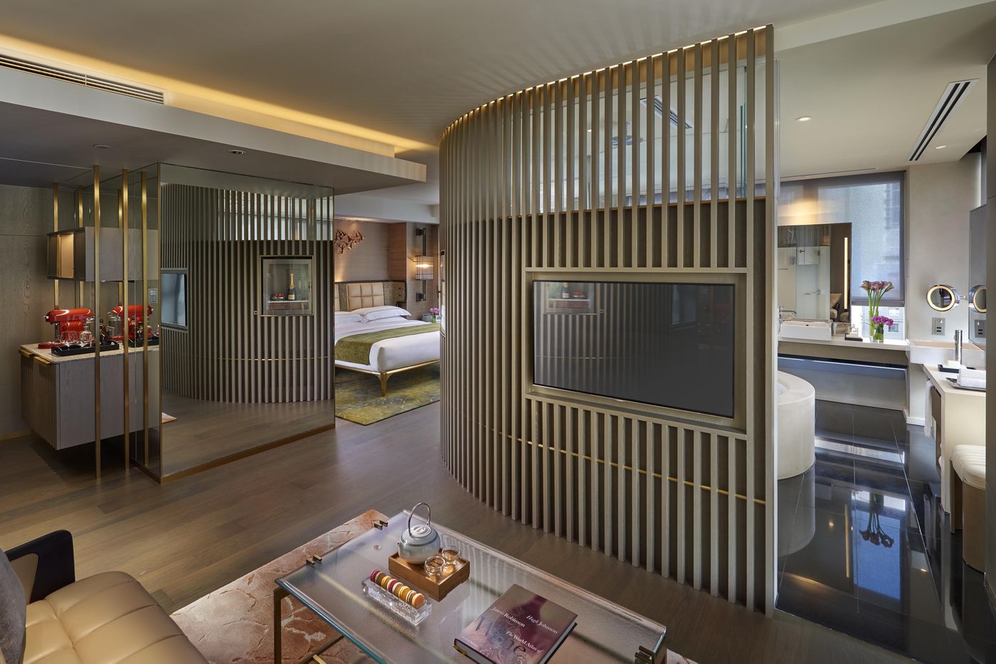 The-Landmark-Mandarin-Oriental--Hong-Kong-Room-1