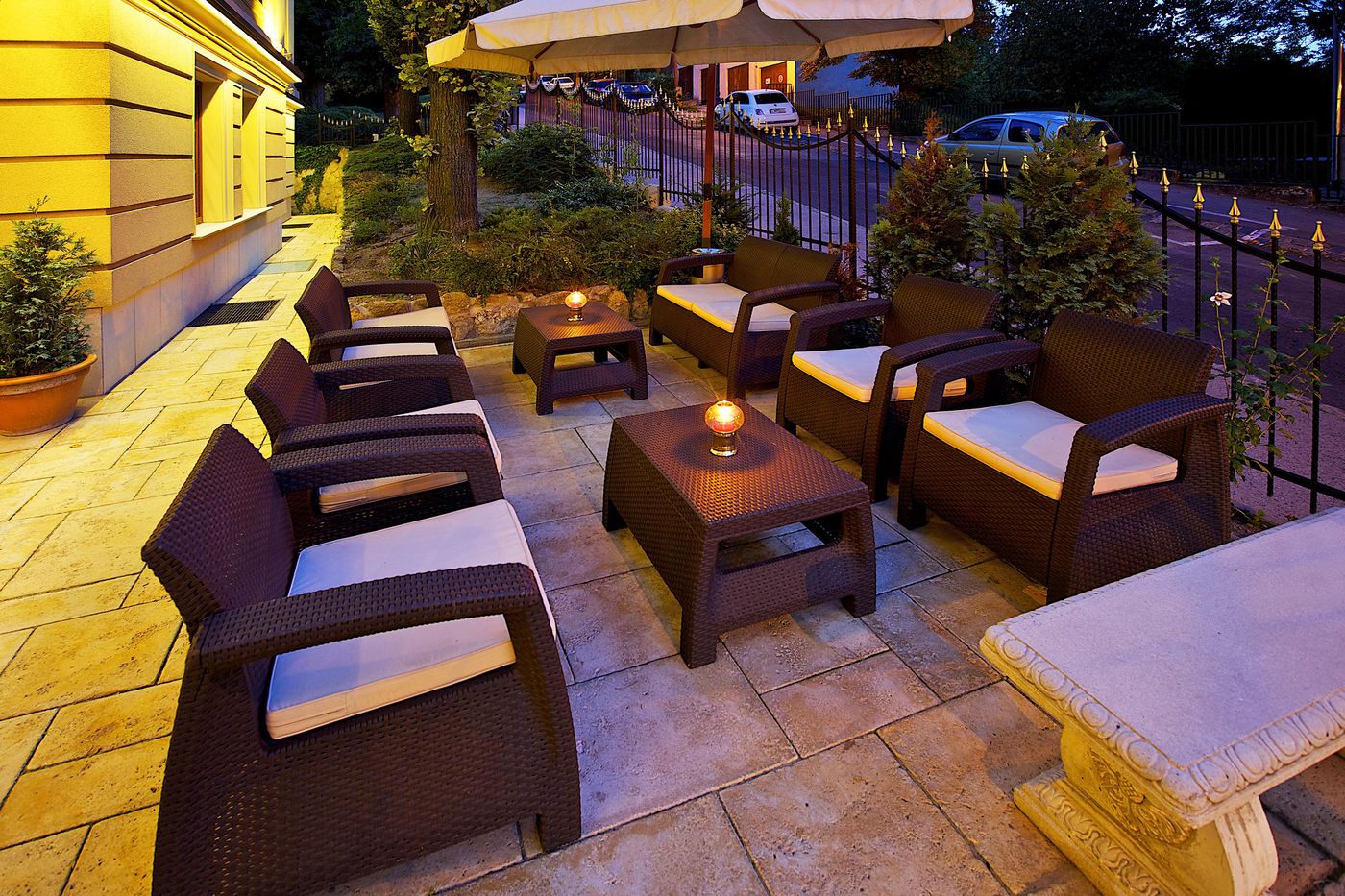 Gold-Hotel-Budapest-Terrace-45