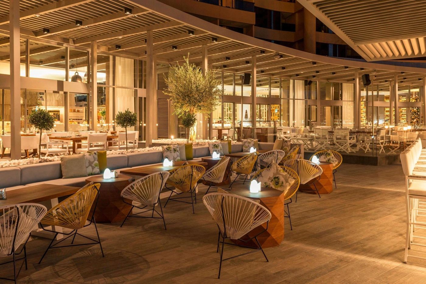 Le-Royal-Meridien-Beach-Resort-and-Spa-Restaurant-54