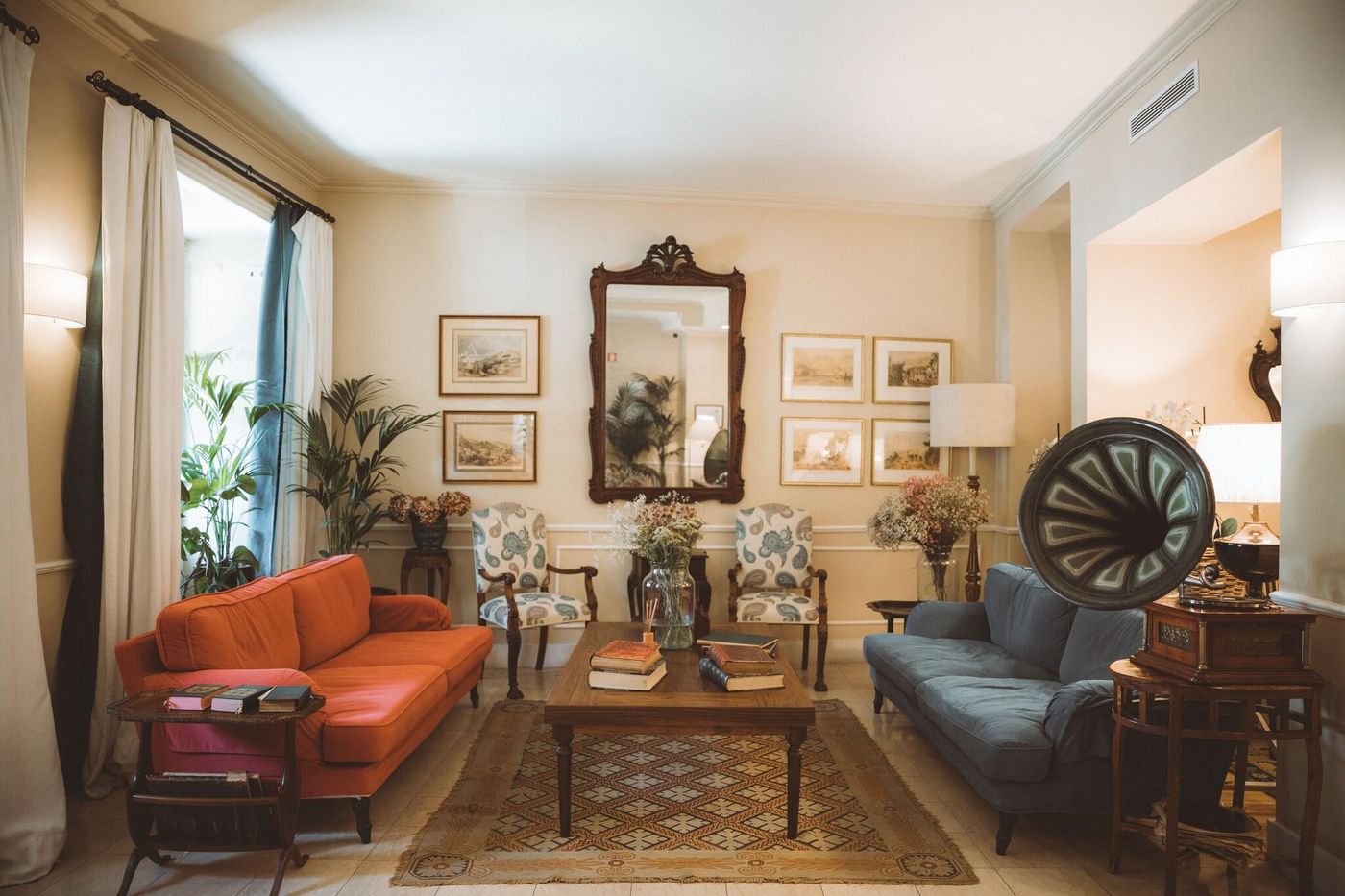 Alegria-A-Lisbon-Boutique-Hotel-Lobby-8