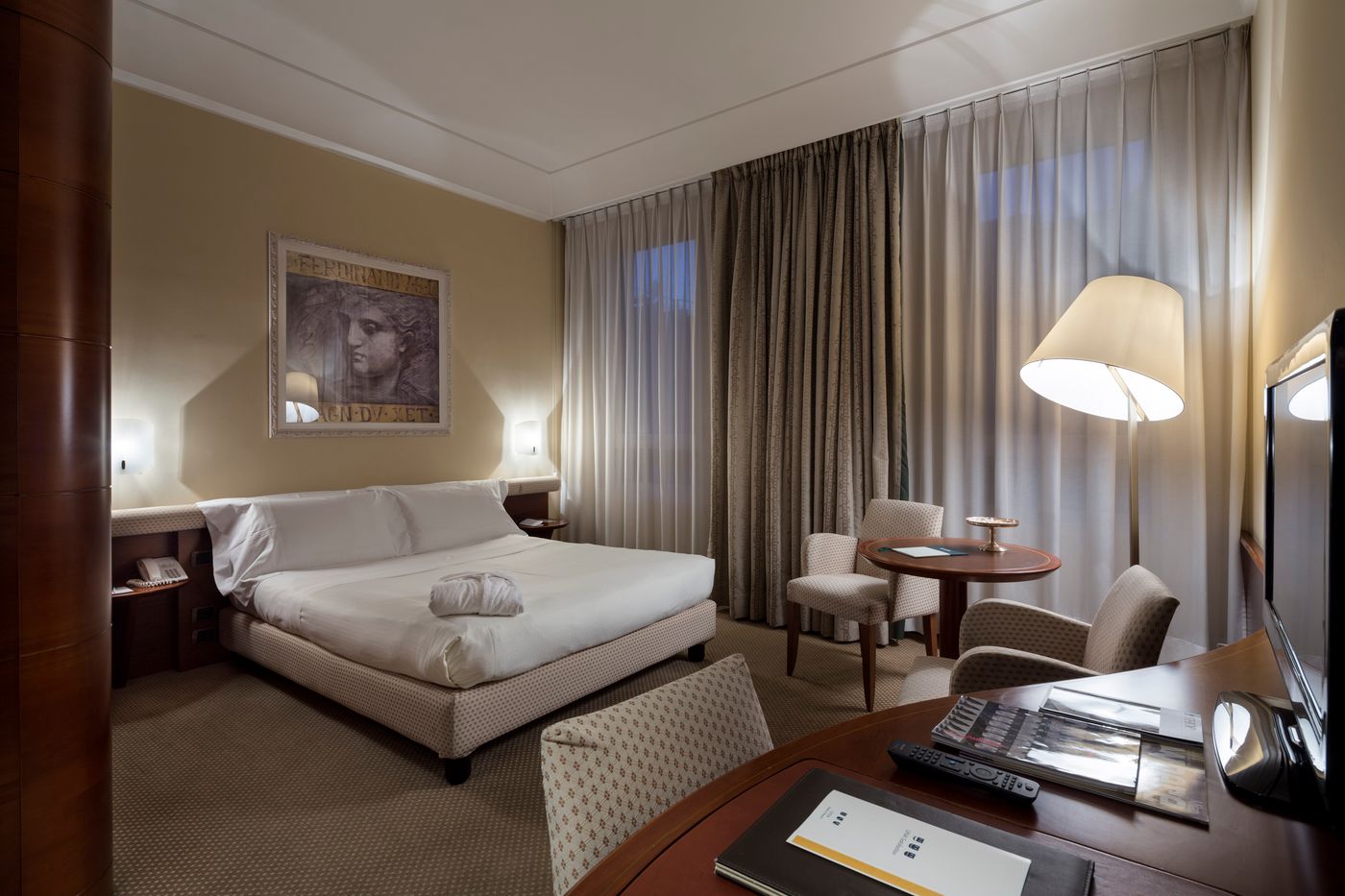Unahotels-Cusani-Milano-Room-20