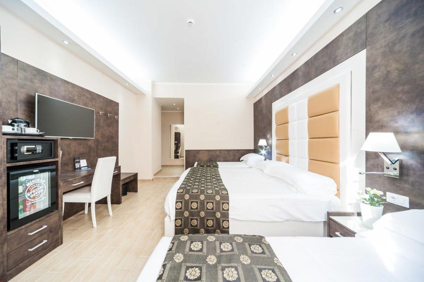 Relais-Trevi-95-Boutique-Hotel-Room-14