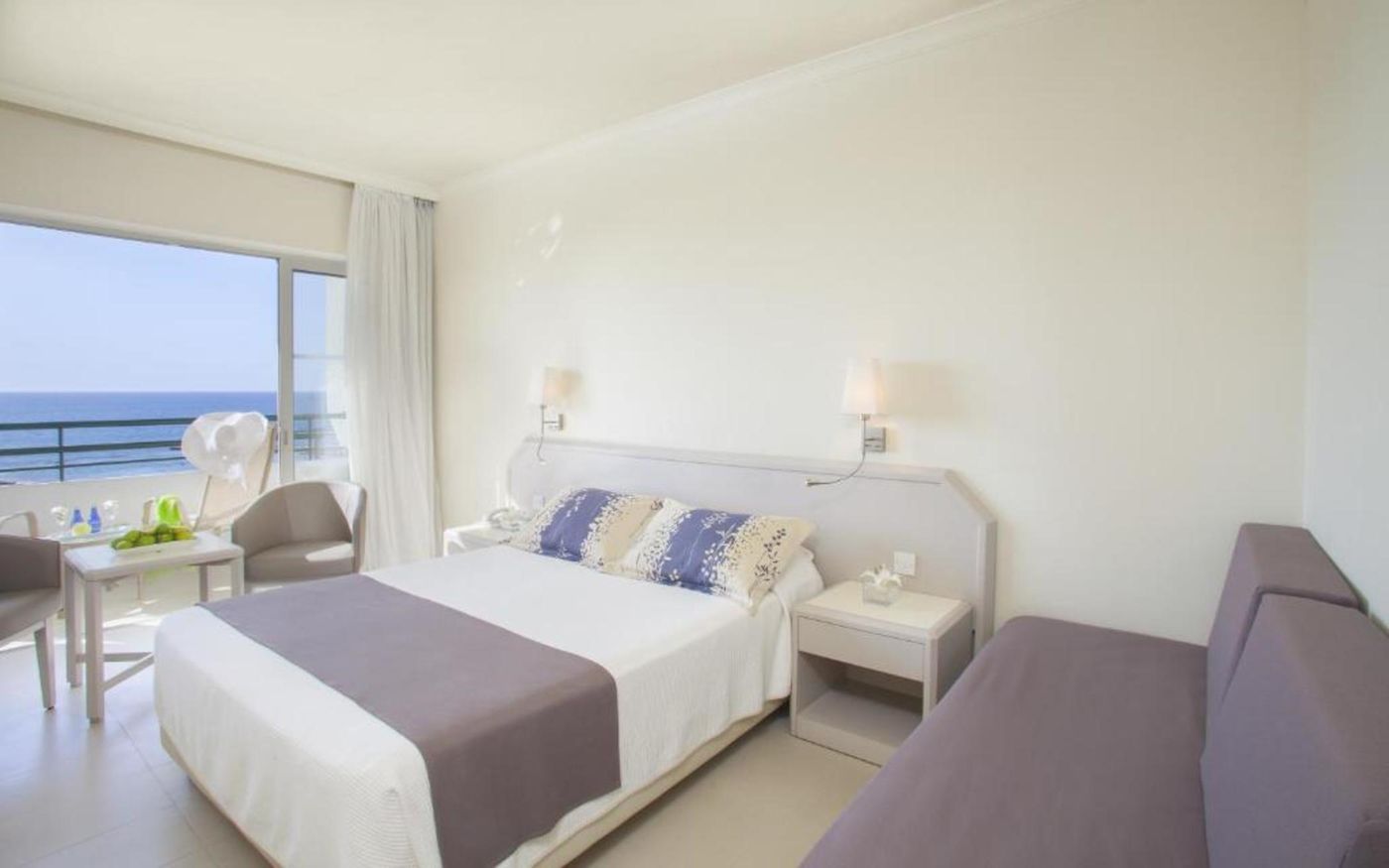 Louis-Imperial-Beach-Room-27