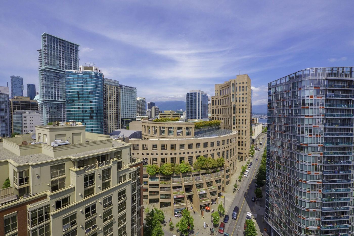 Rosedale-On-Robson-Suites-Hotel-General-view-4