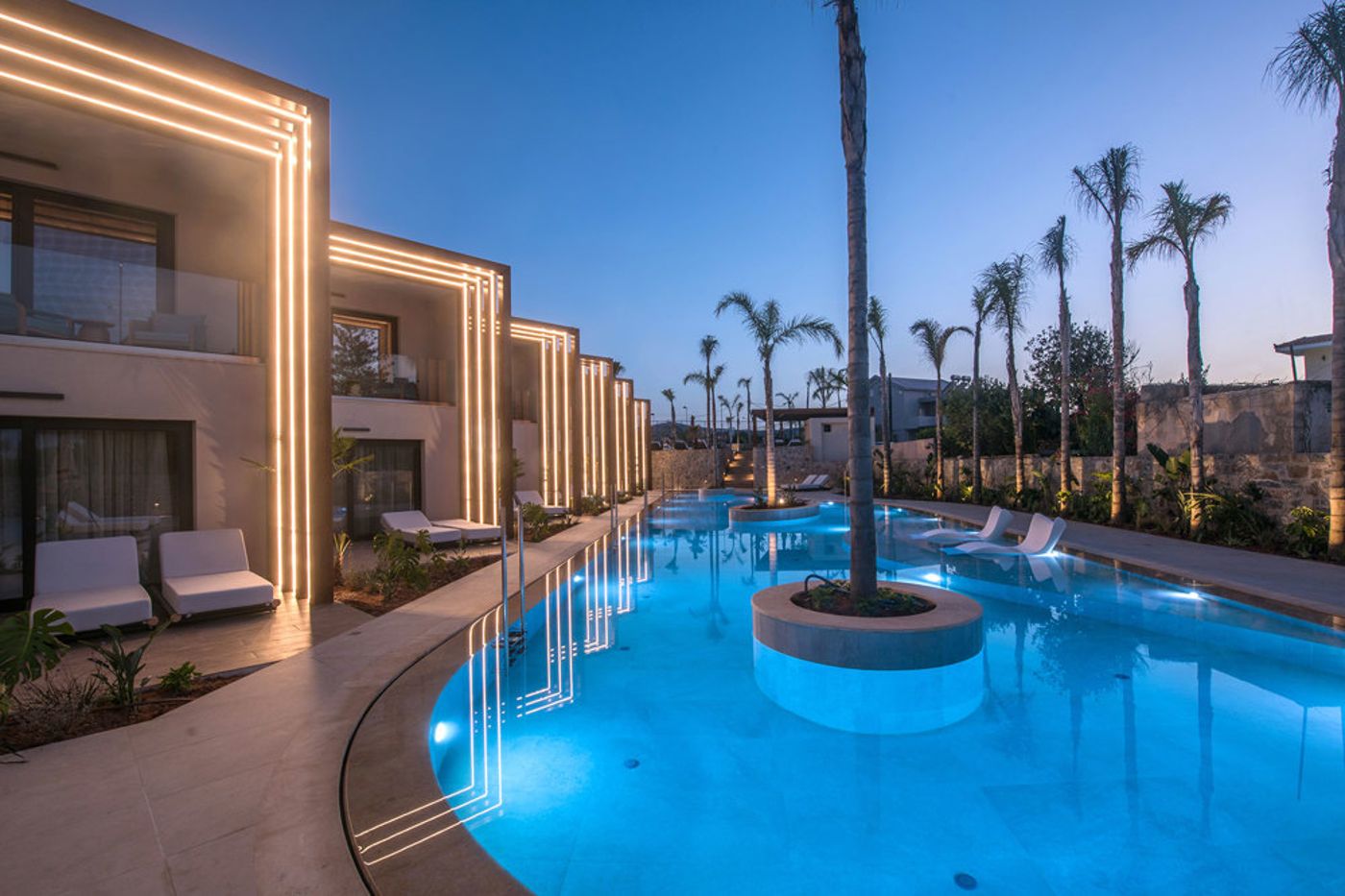 Noble Hotel & Suites 