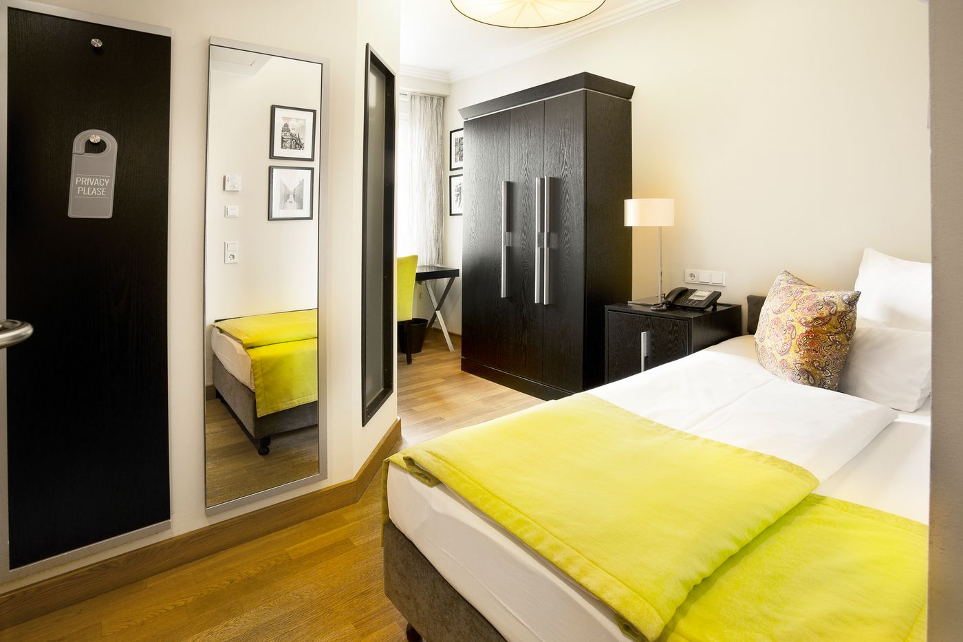 Hamburger Hof - Germany - Frankfurt Am Main - Room - 7