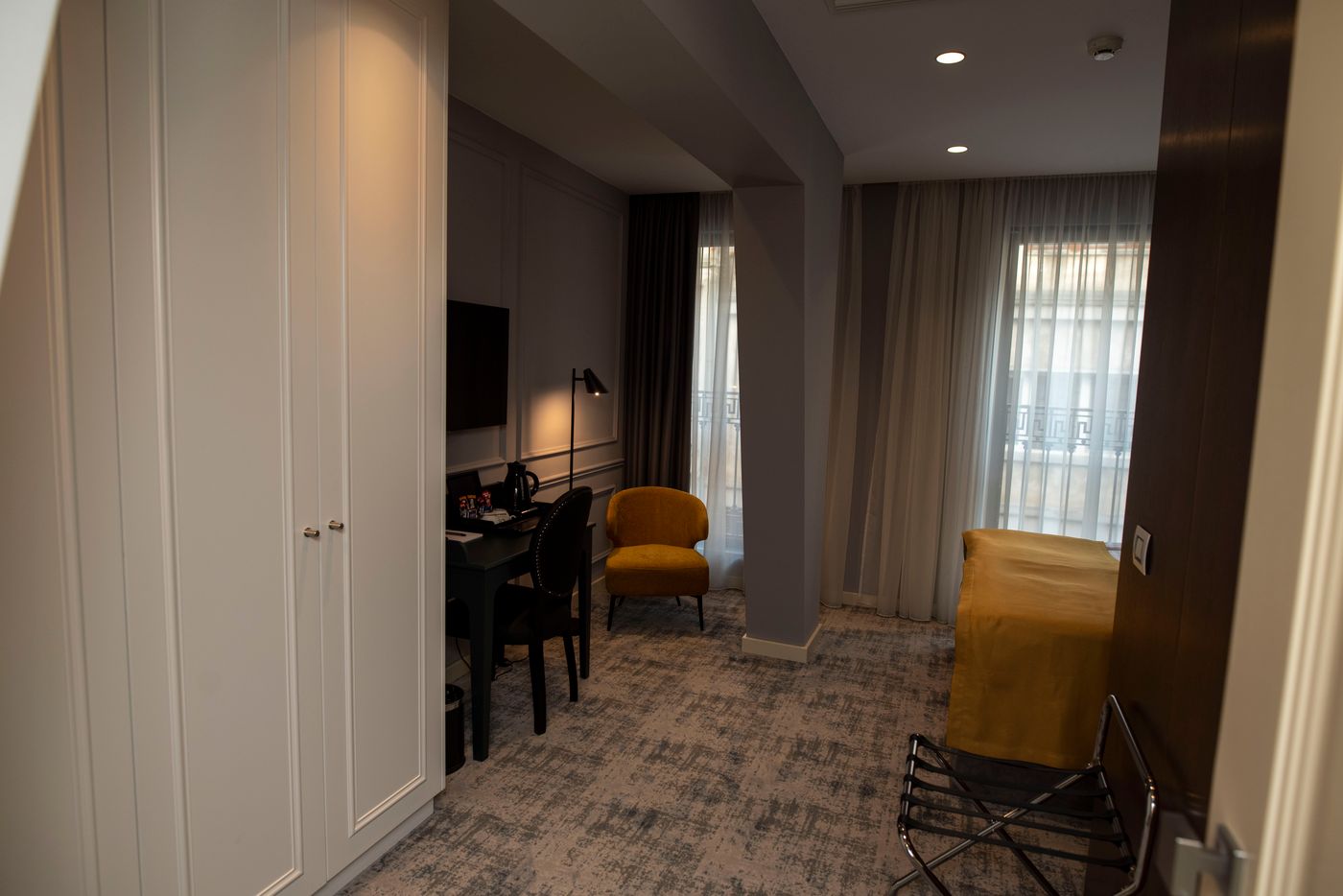 H41 Luxury Suites-Serbia-Beograd-Room-10