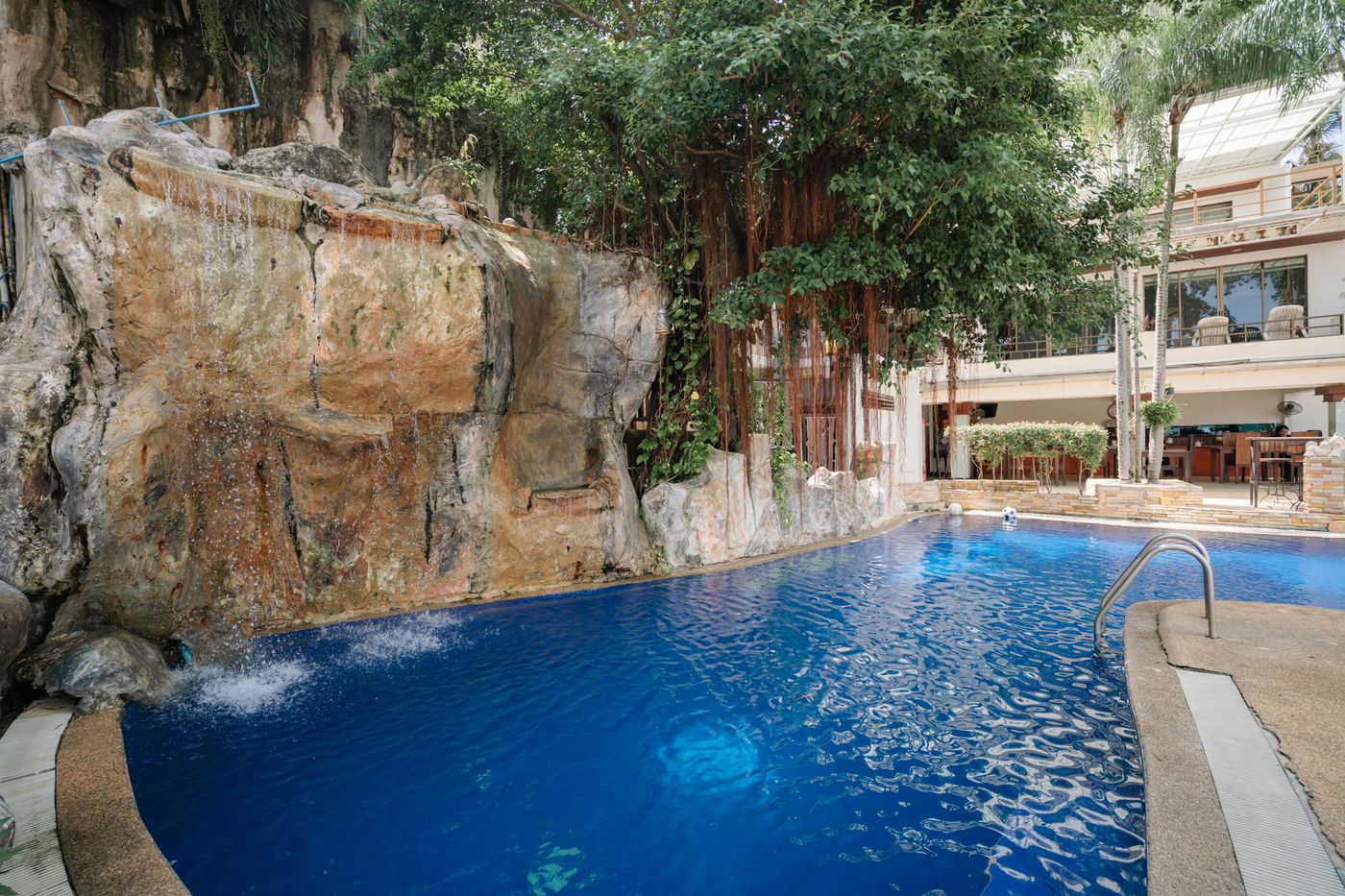 Club-Bamboo-Boutique-Resort---Spa-General-view-8