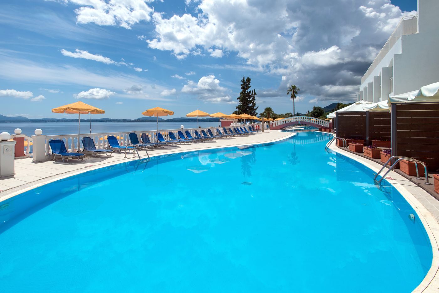 Sunshine-Corfu-Hotel---Spa-Pool-10