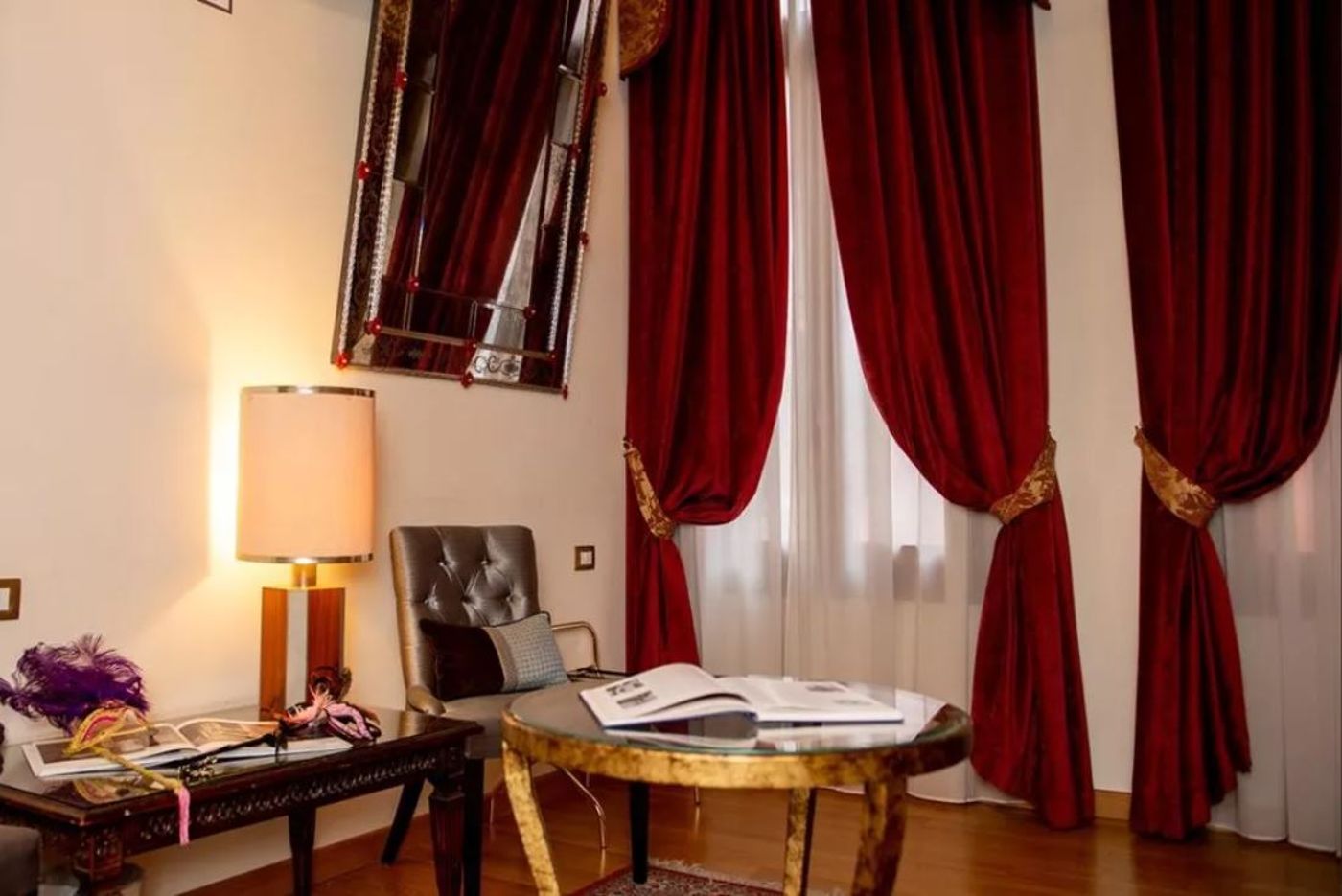 Ca--dell-Arte-Palace-Room-12