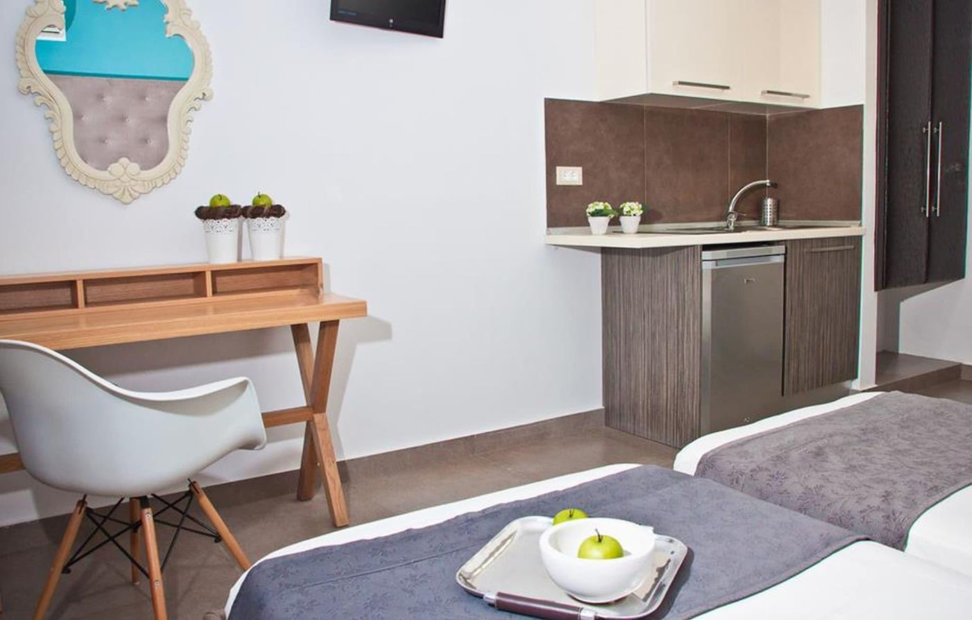 Malibu-Boutique-Room-34