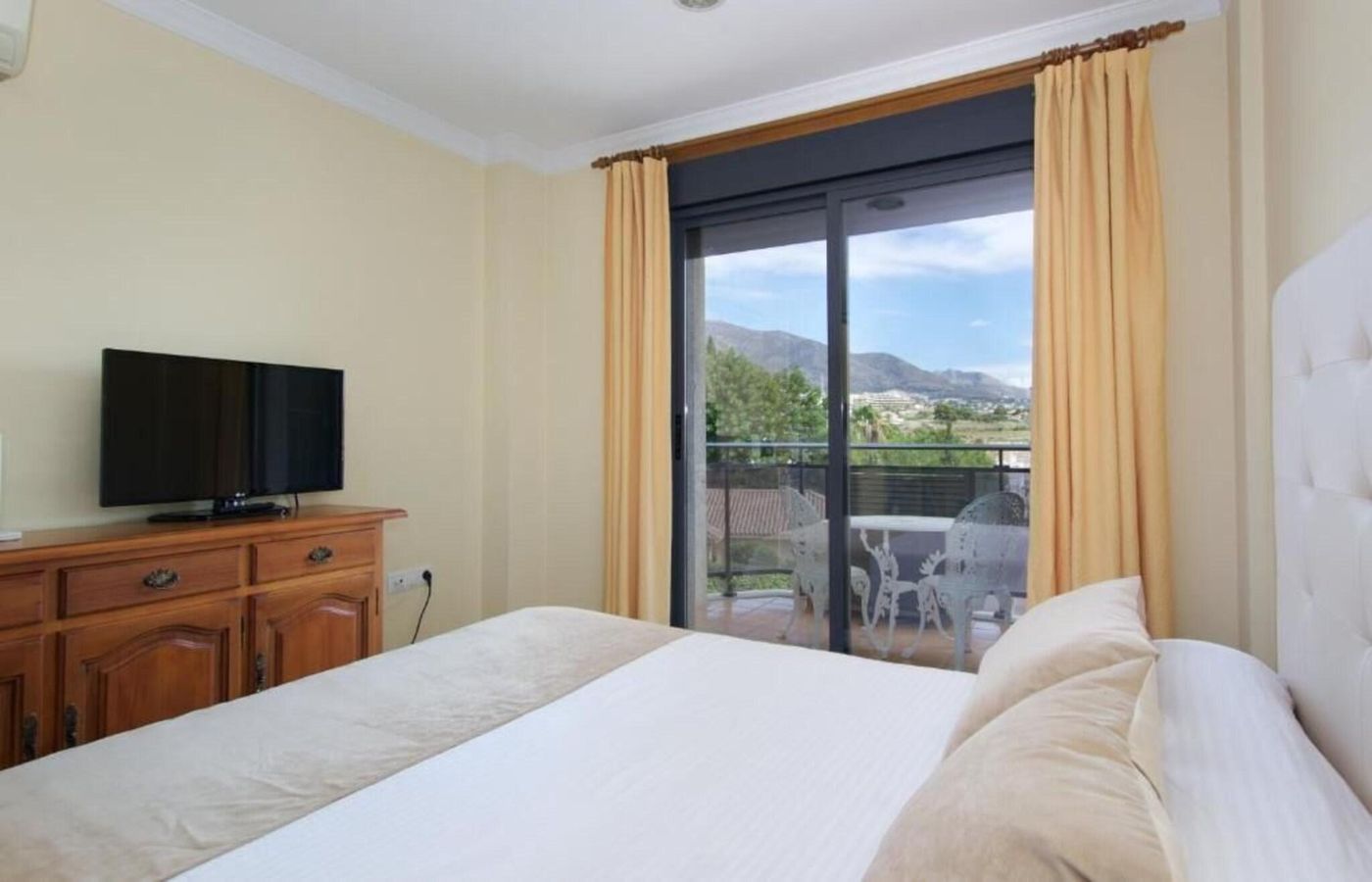 Apartamentos-Nuria-Sol-Room-32