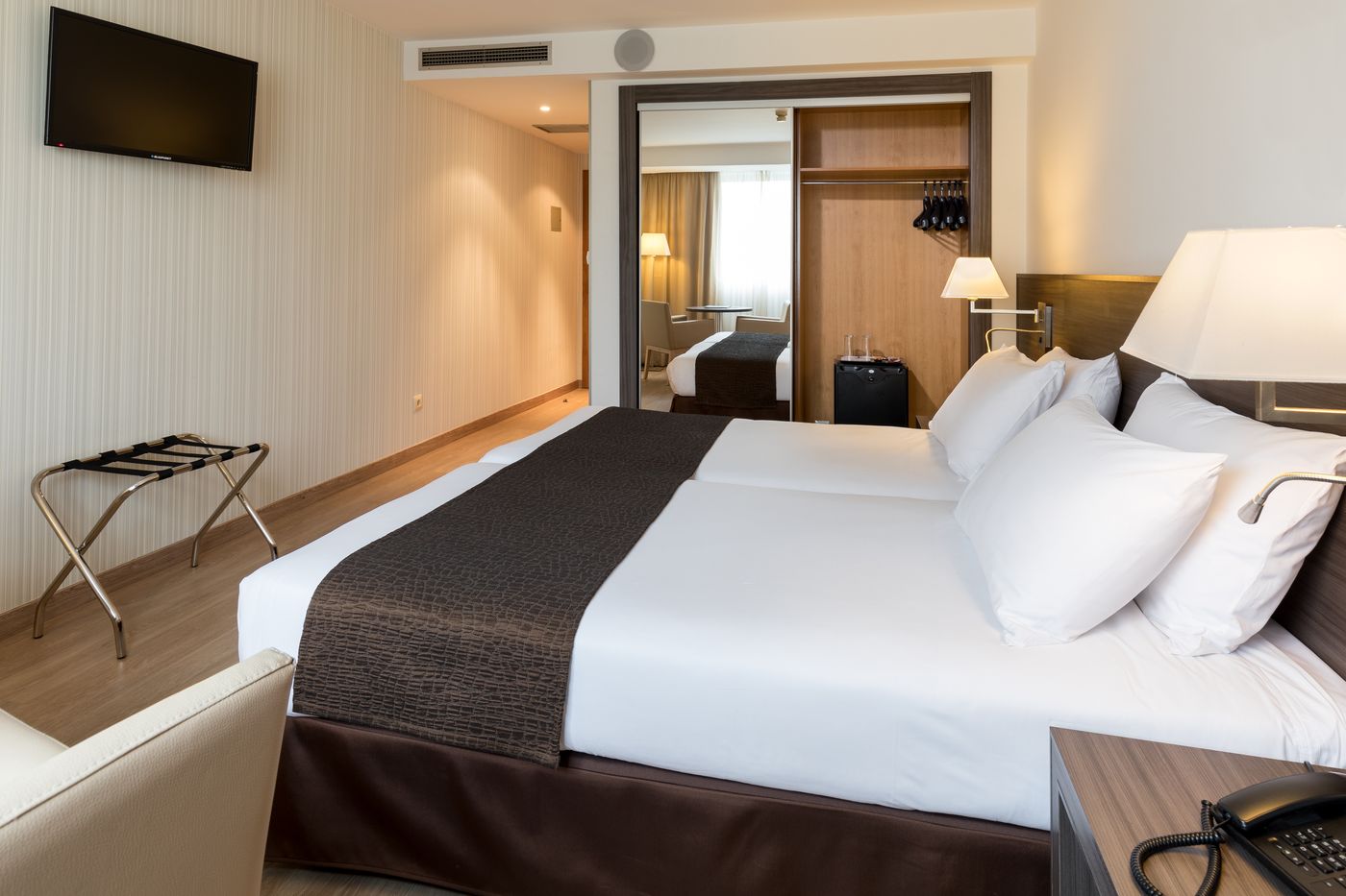 Rafaelhoteles-Ventas-Room-10