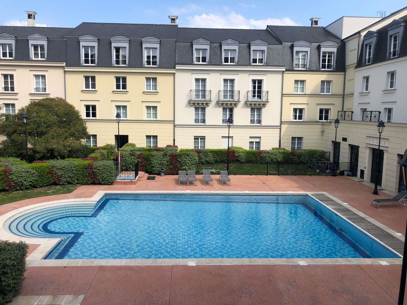 Adagio-Aparthotel-Serris-Val-d-Europe-Pool-1