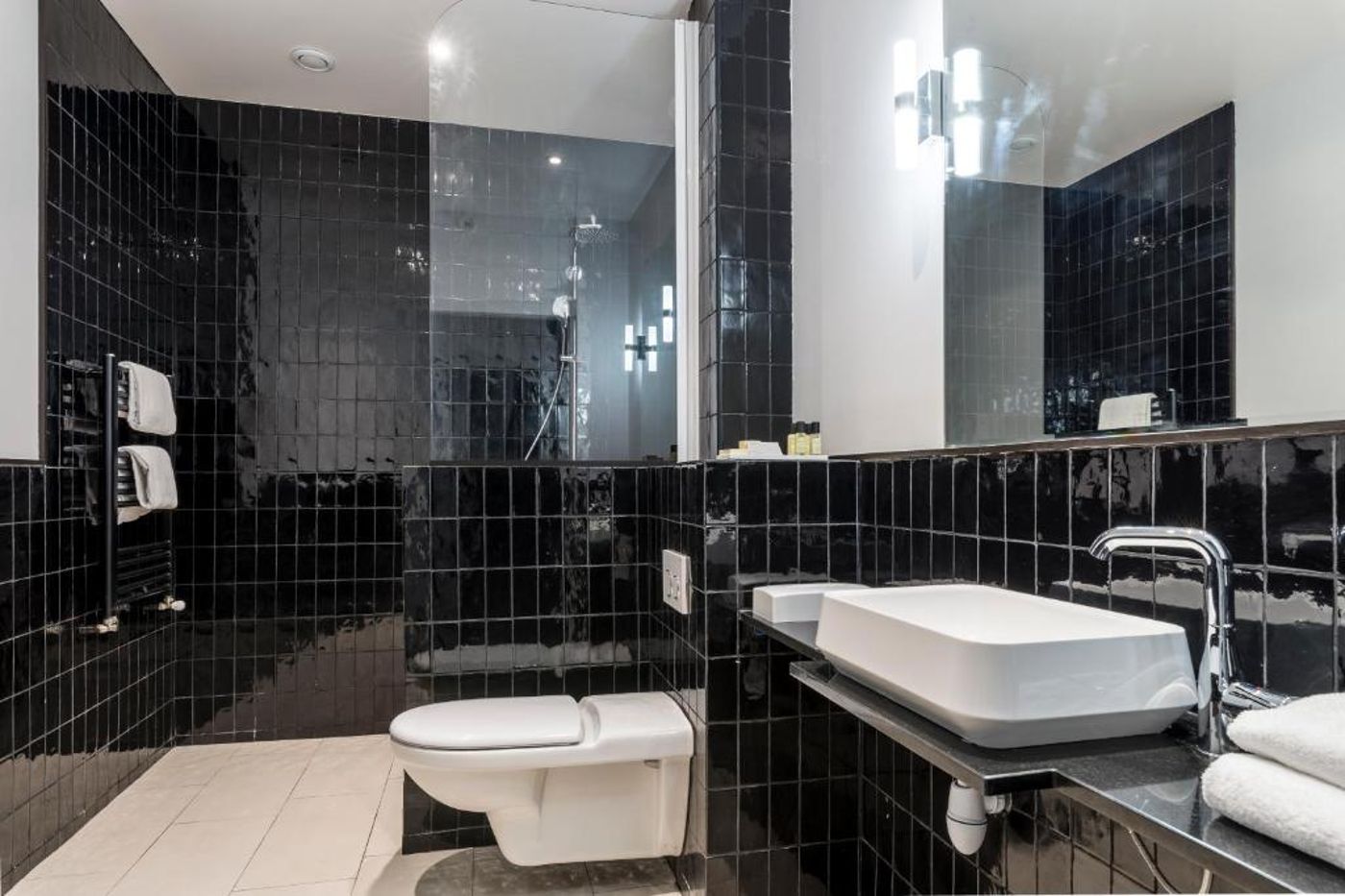 Le-Versailles-Room-20