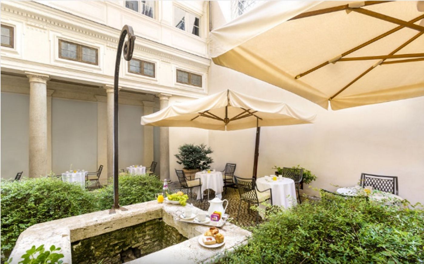 Eitch Borromini Palazzo Pamphilj-Italy-Rome-Lobby-9