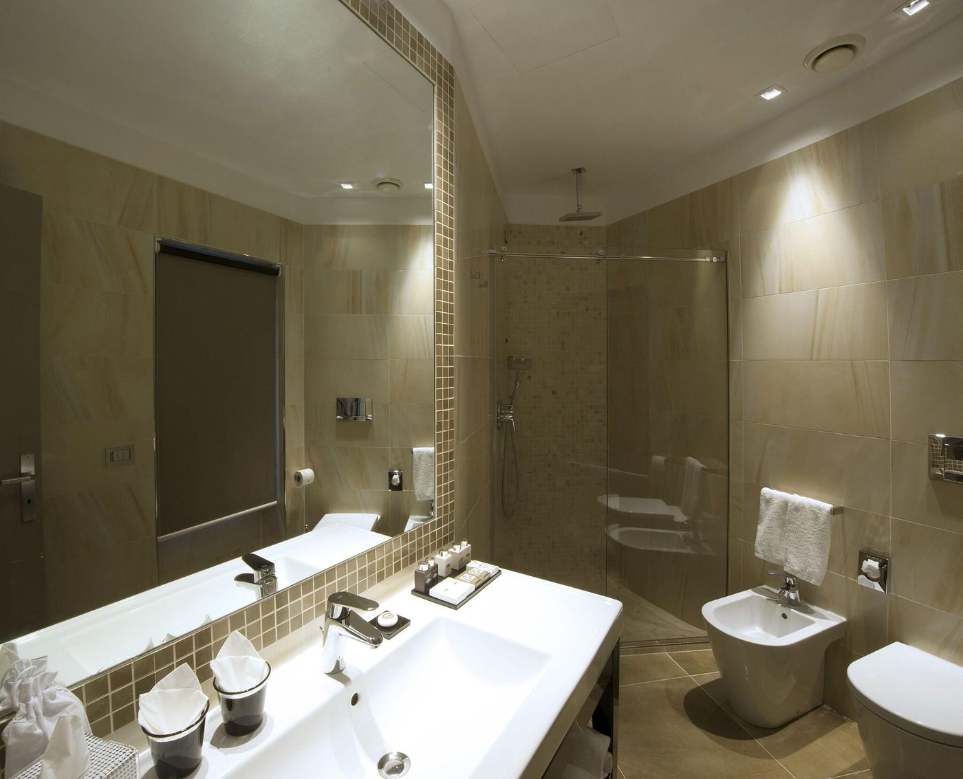 Harry-s-Bar-Trevi-Hotel---Restaurant-Room-54