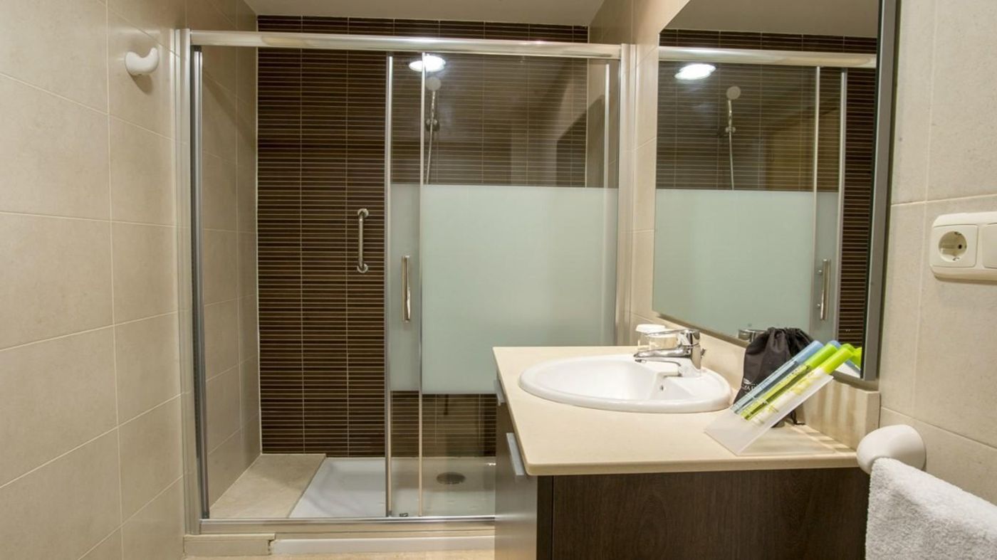 ESTIMAR-Calpe-Apartments-2---Two---Adults-Only--16---Room-23