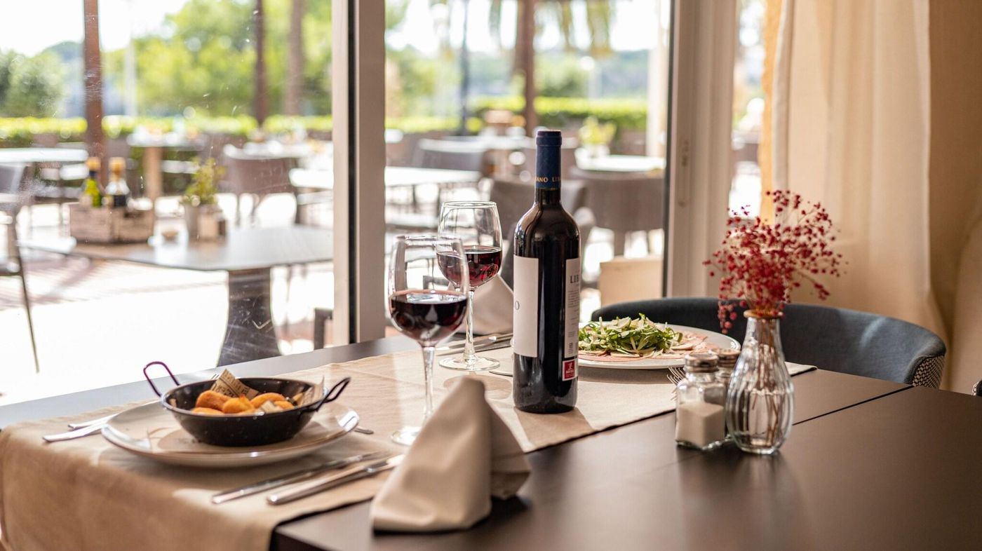 Seth-Port-Mahon-Bar-72