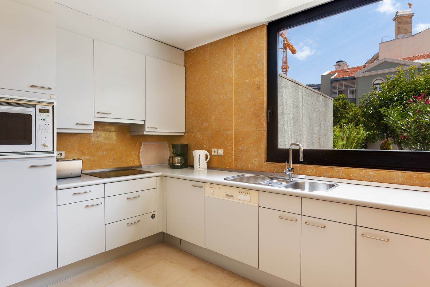 Hello-Lisbon-Marques-de-Pombal-Room-41