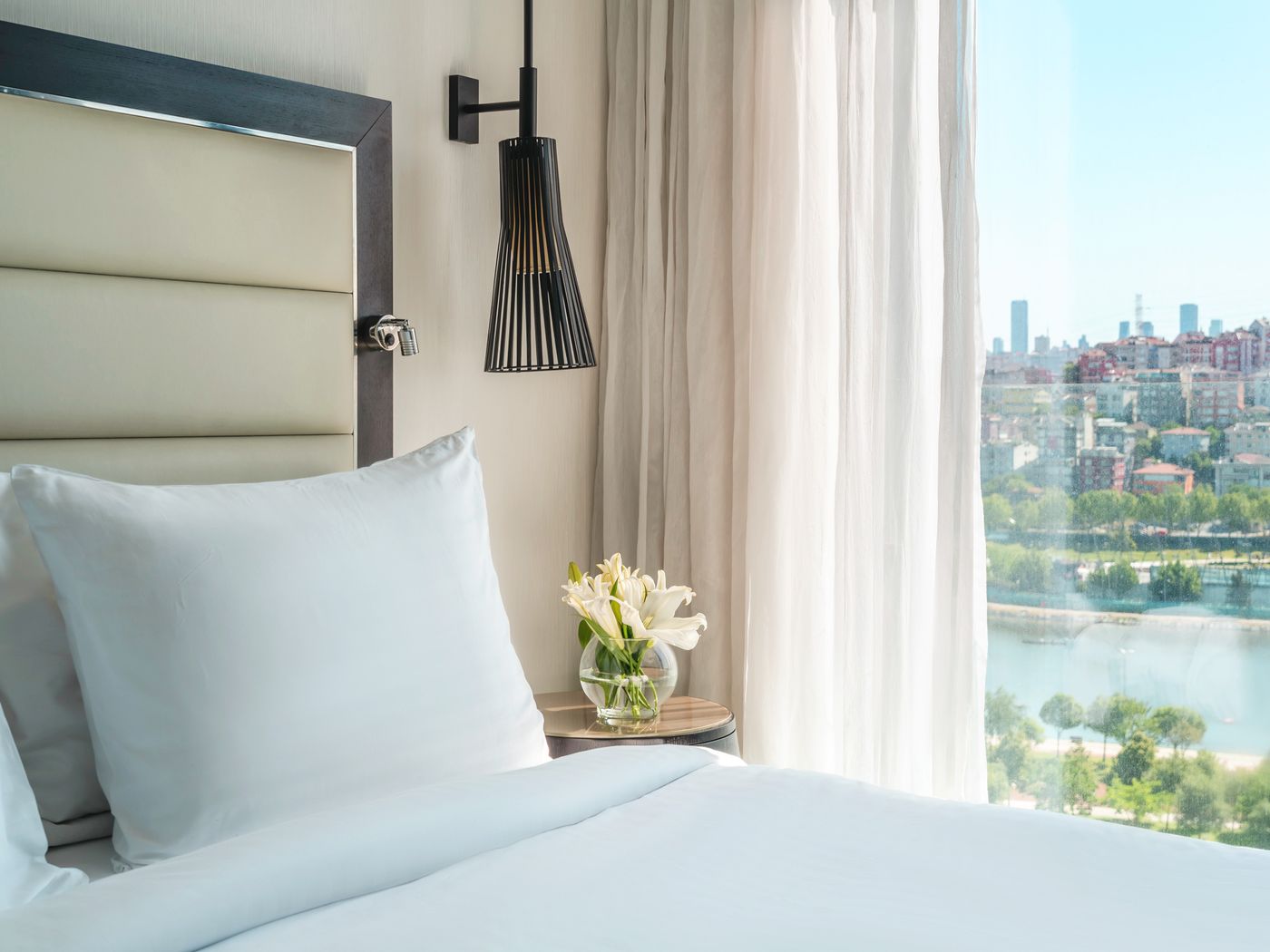 Movenpick-Hotel-Istanbul-Golden-Horn-Room-40