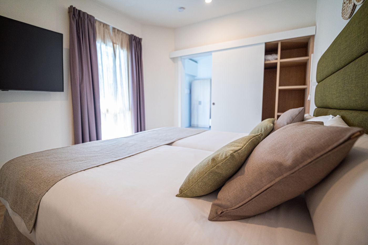 HL-Miraflor-Suites-Room-26