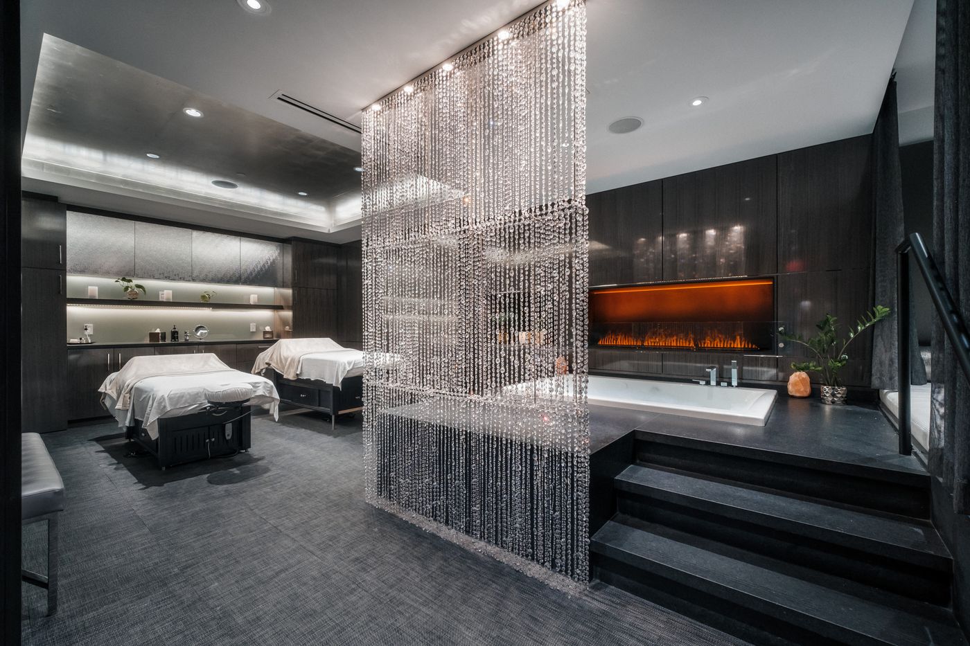 Paradox-Hotel-Vancouver-Sports-and-Entertainment-58