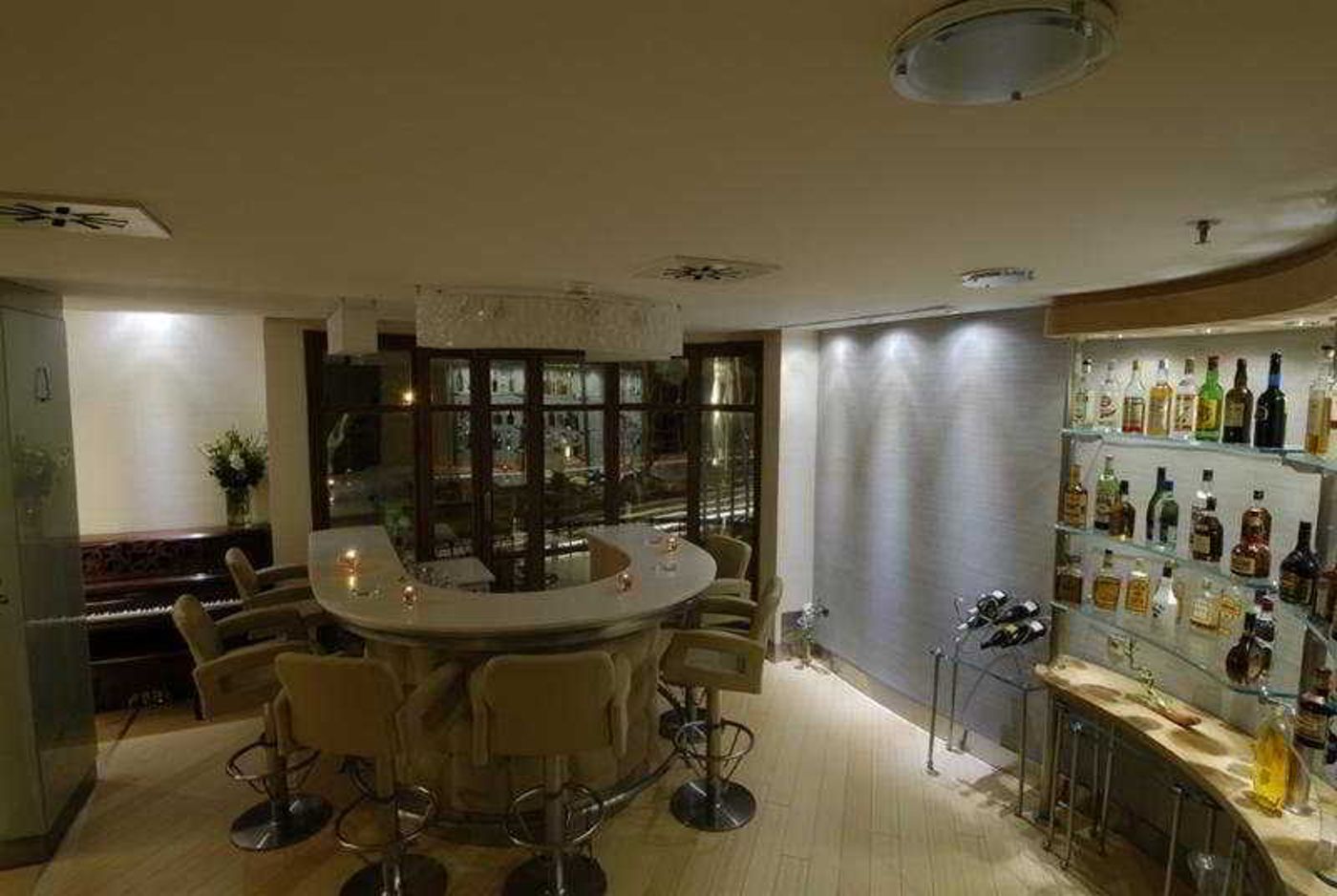 Mega-Residence-Hotel-Bar-8