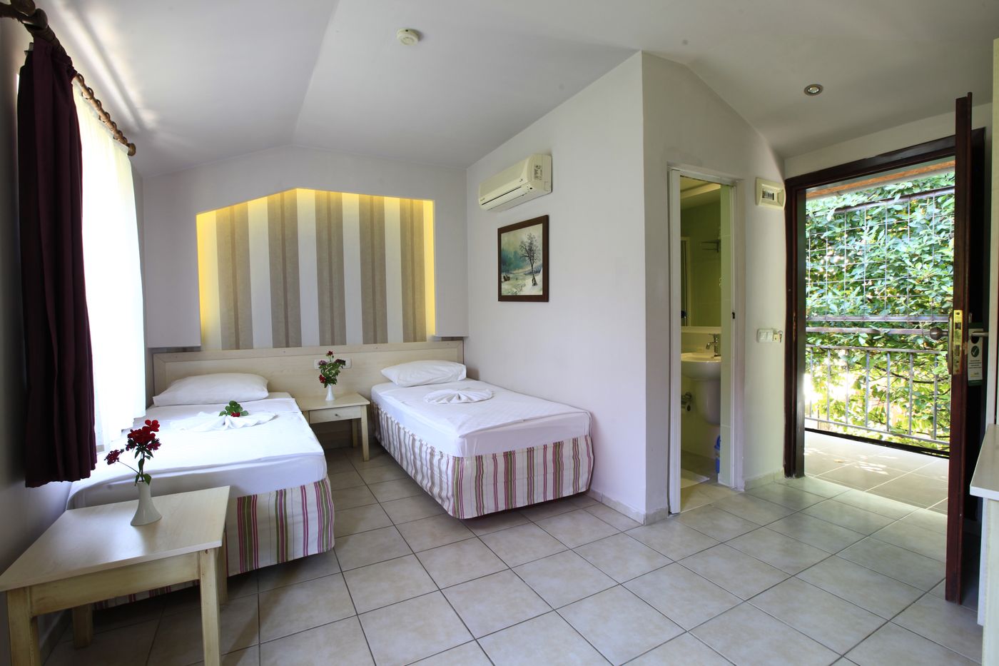 Hotel-Leda-Beach-Room-16